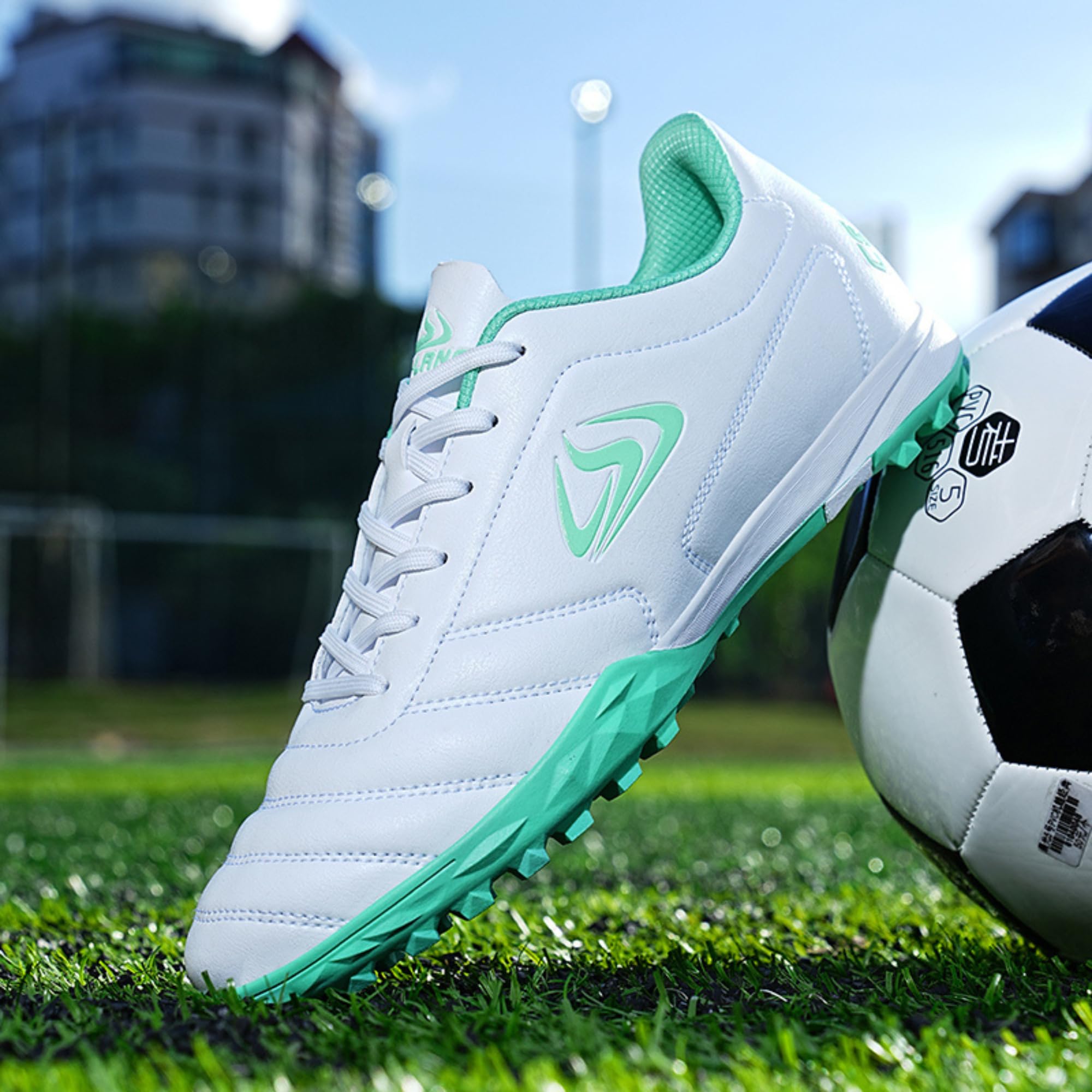Botas de Fútbol para Niños Ligeras y Resistentes – Zapatillas de Fútbol Sala Infantiles con Tacos Bajos para Entrenamiento en Césped Artificial