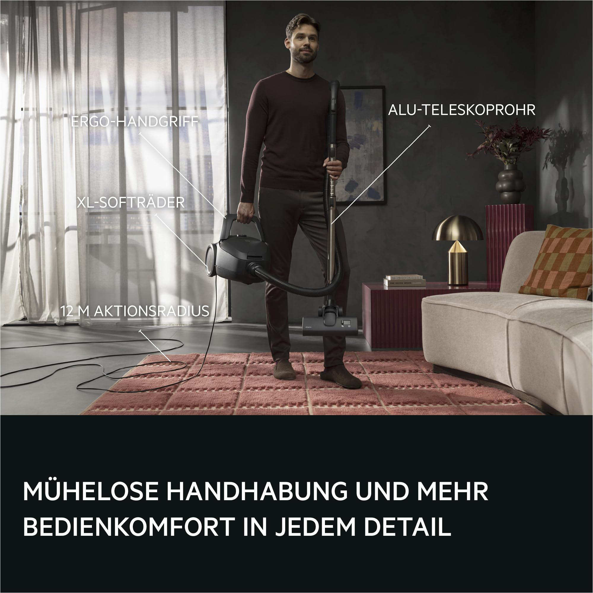 AEG Staubsauger mit Beutel, besonders leise 64 dB, kraftvolle 750 W, ergonomischer Handgriff, 12 m Aktionsradius, HEPA Allergy Plus Filter, AllFloor Düse für Hart- und Teppichböden, Schwarz, VX83‑2EBR | 750 W, 3,5 l, Geräuschpegel 64 dB(A), Staubsauger mi