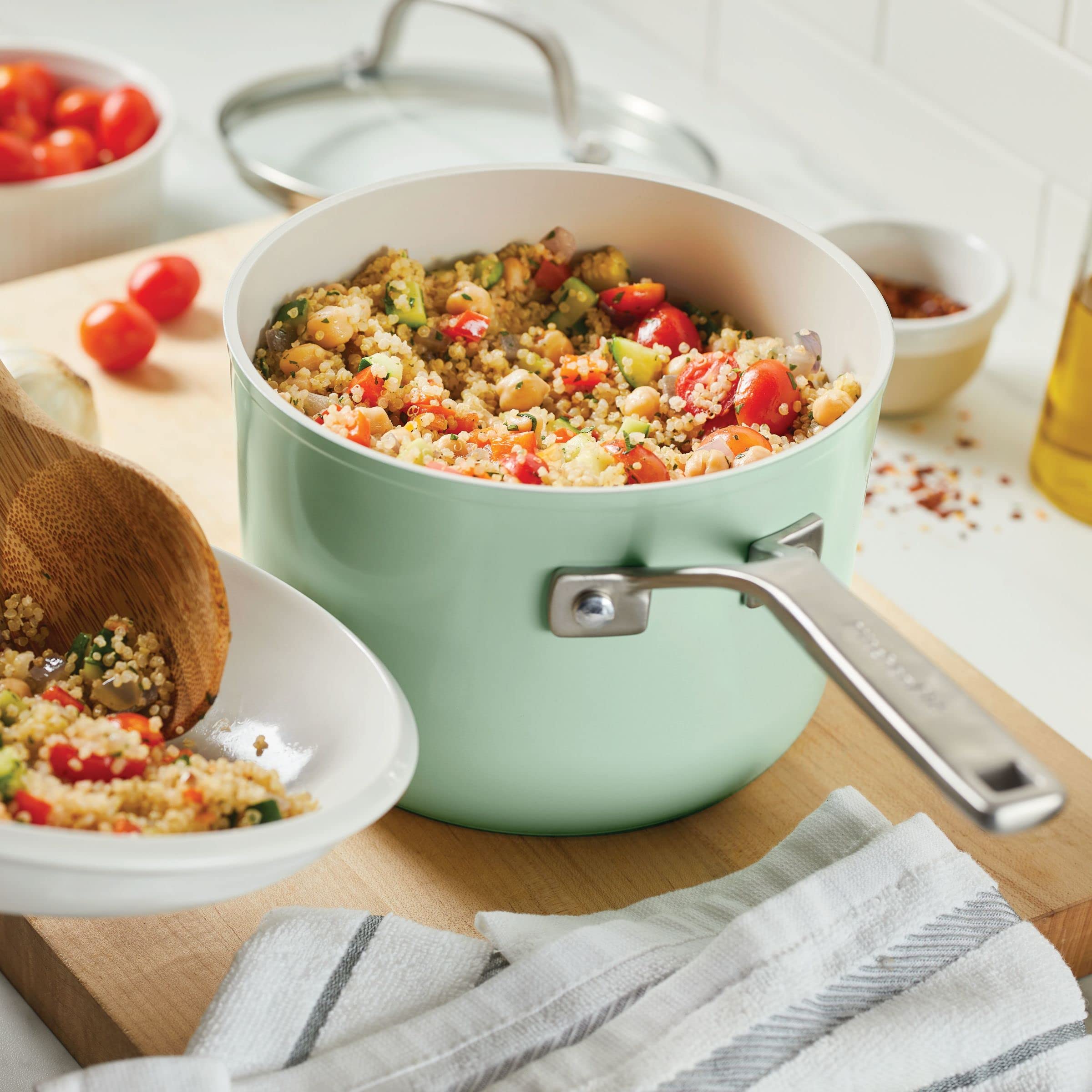 KitchenAid Casserole antiadhésive en céramique anodisée dure avec couvercle, 3 litres, pistache