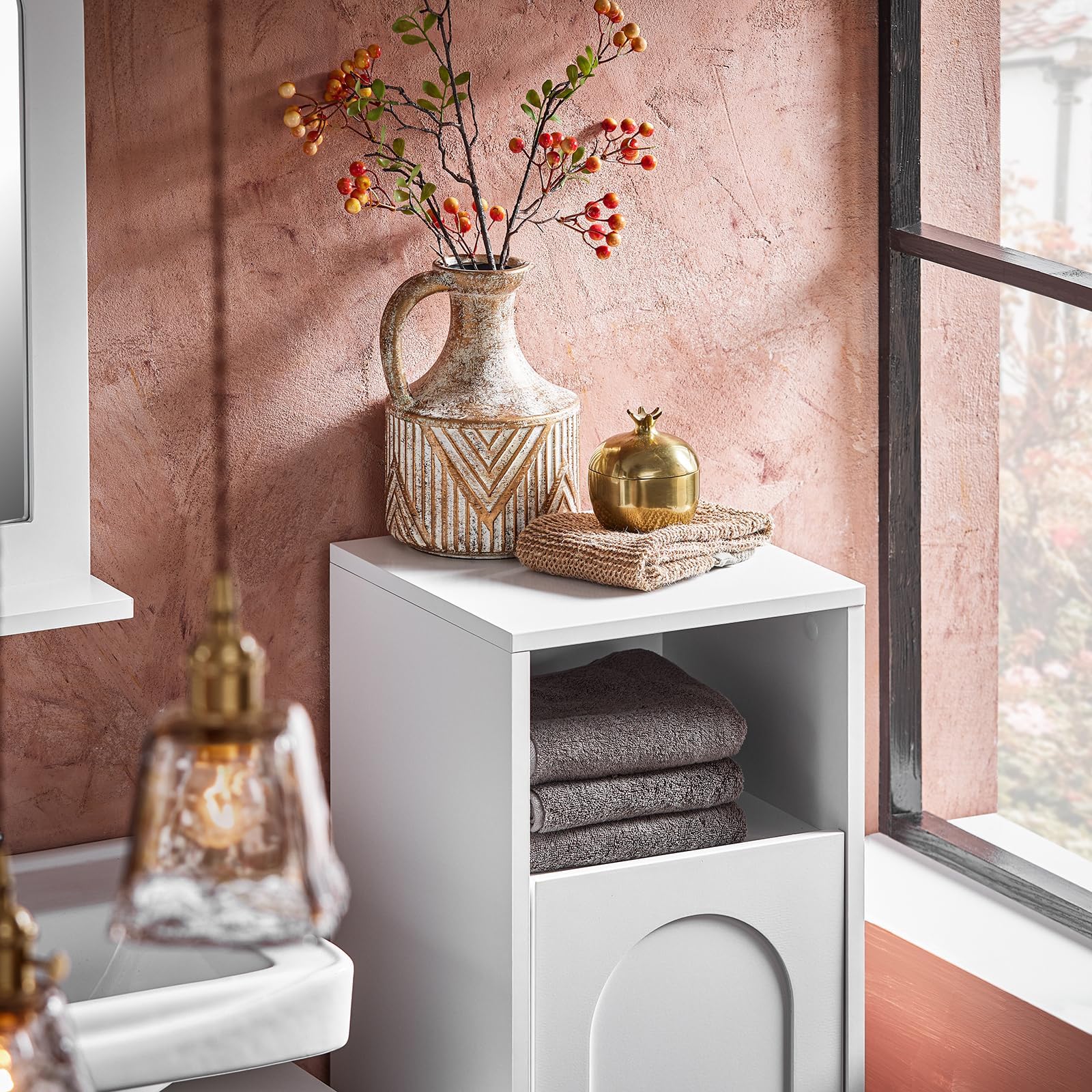 SoBuy Mobile Bagno Salvaspazio con Sacco Portabiancheria | 30x97x30cm Mobiletto Bagno in Legno con Cesto Estraibile per Piccoli Bagni o WC Ospiti Bianco, BZR161-W