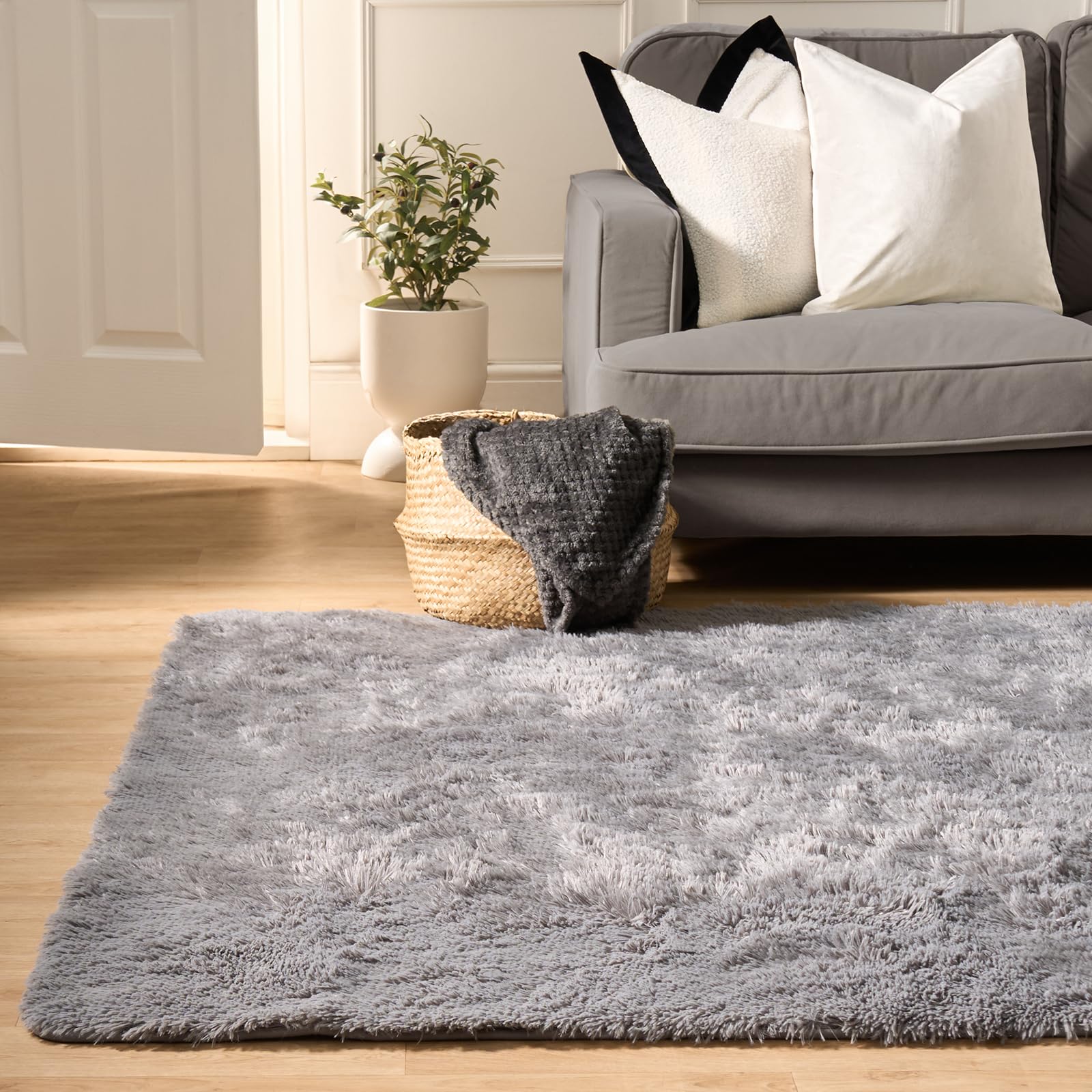 Sienna Small Rugs for Bedroom, Super Soft Fluffy Grey Area Rugs for Living Room Home Decorations Anti Slip Non Shedding Shaggy Bedroom Carpet Modern Thick Pile Carpet, 80 x 150cm — image 1