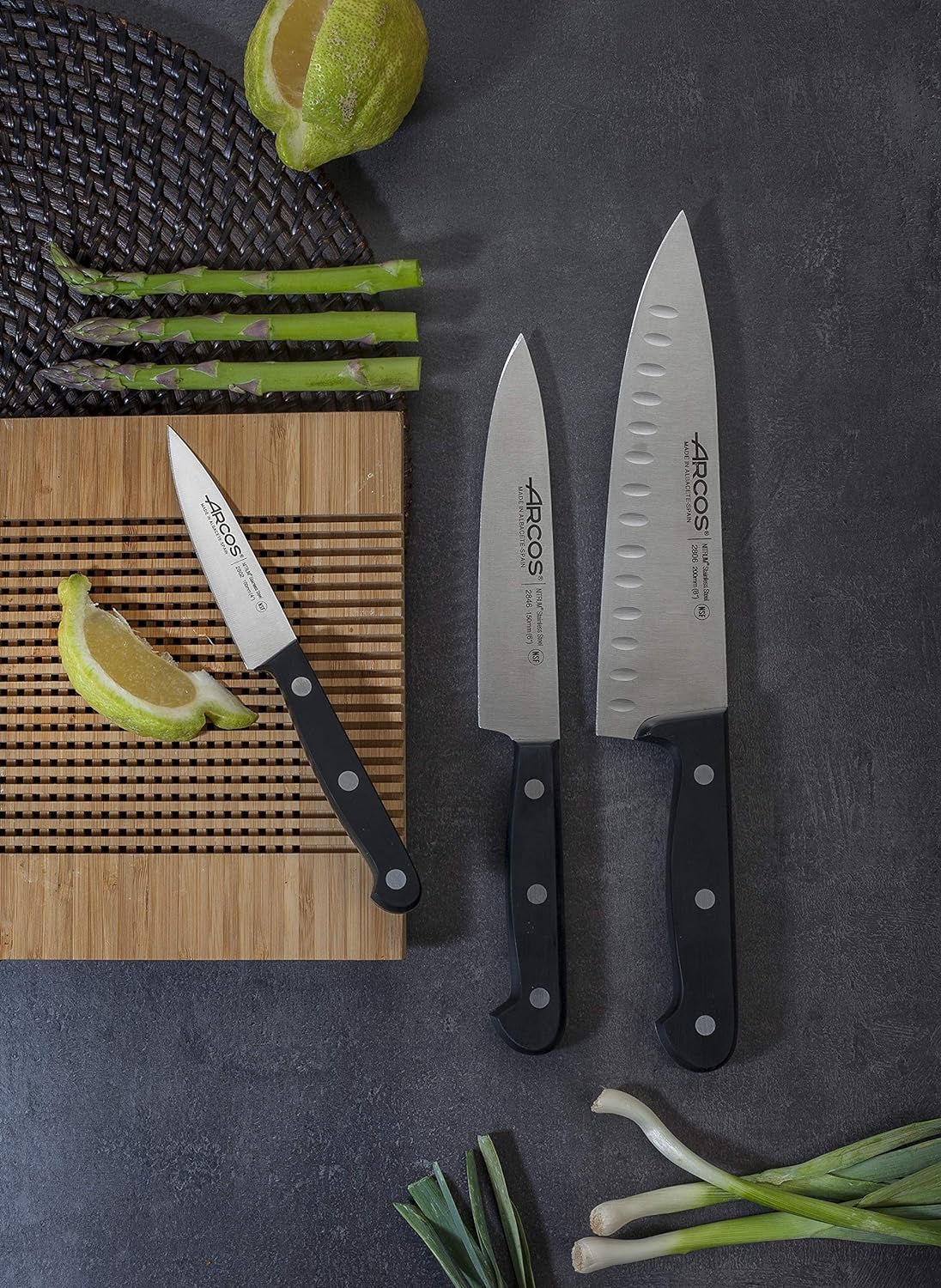 Arcos Set Coltelli 3 Pezzi in Acciaio Inossidabile Nitrum – Lama Professionale, Ideale per Cucina – Manico Ergonomico in Poliossimetilene POM, Serie Universal – Nero