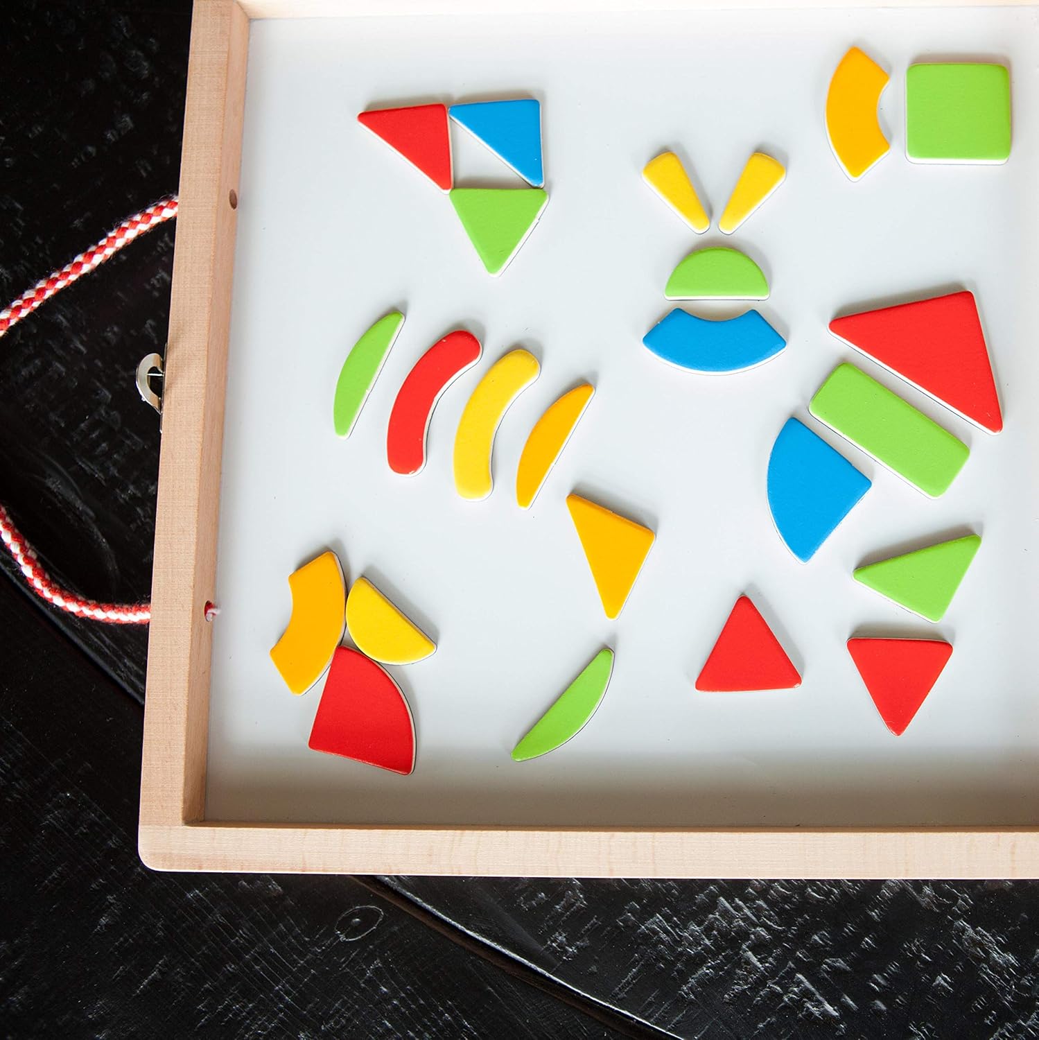 Fat Brain Toys Magnetic Creation Station Arts & Crafts for Ages 3 to 4