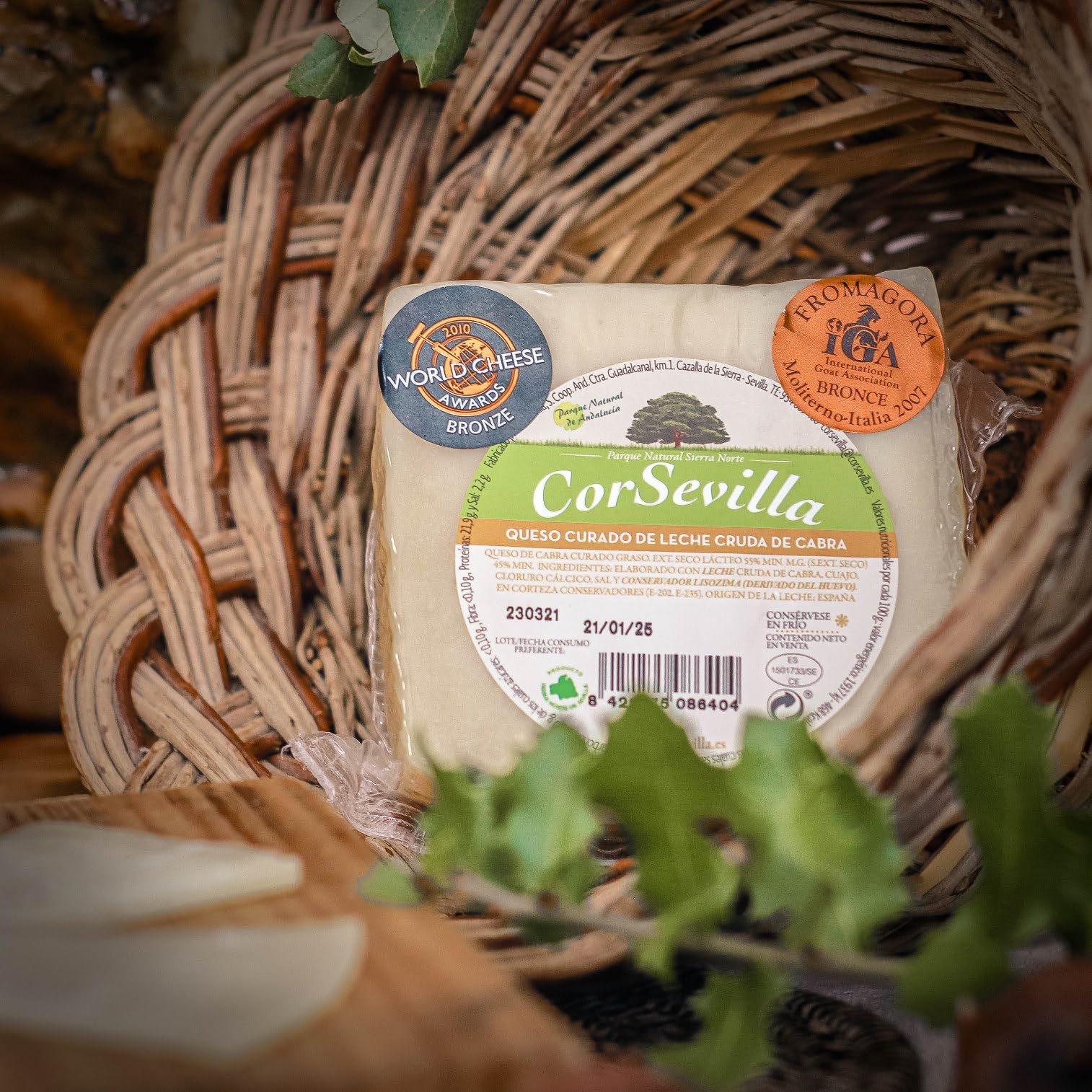 Corsevilla - Lote de Navidad - Jamón de Cebo de Campo 75% - Regalo - Quesos - Ibéricos - Vinos - Para Amantes del Queso - Cesta de Navidad.