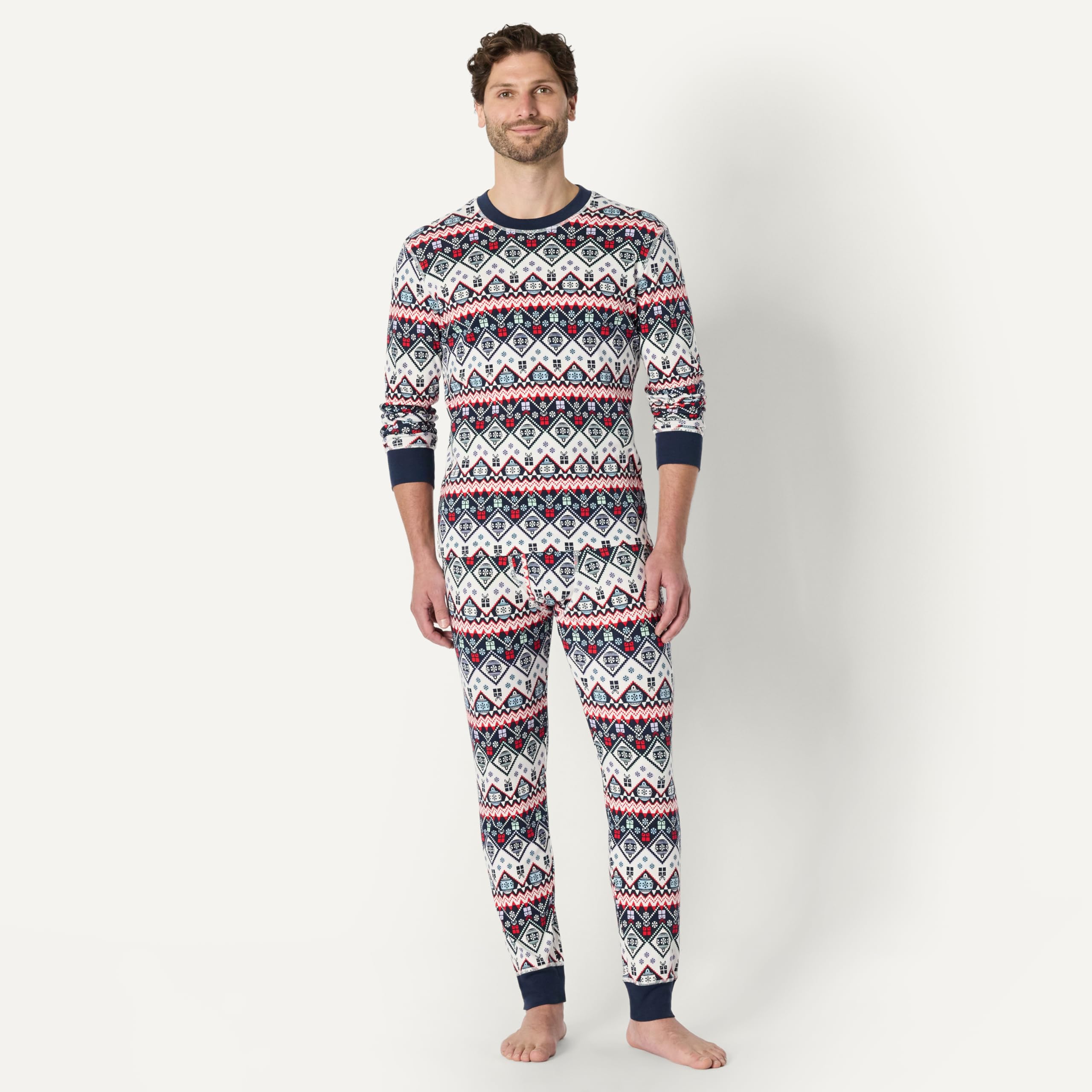 Amazon Essentials Completi Coordinati di Pigiami Natalizi per La Famiglia