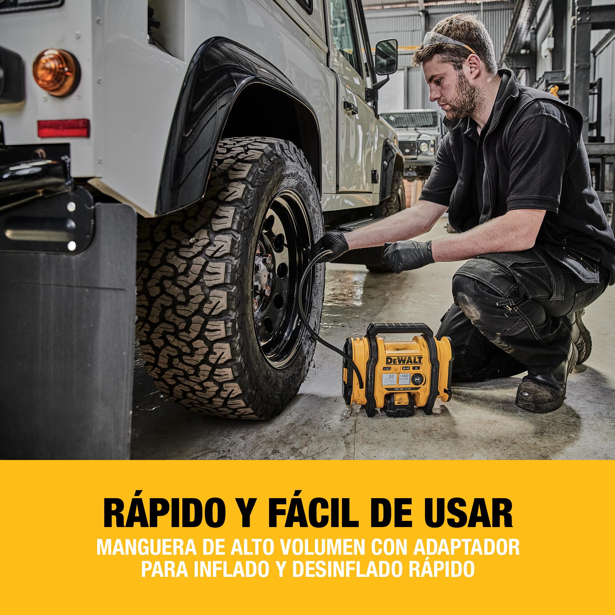 DEWALT Inflador XR 18V, con LED, 3 fuentes de alimentación, Cargador de coche 12V o red eléctrica, Presión máxima 11 Bar, Manómetro digital, Sin cargador/batería, DCC018N-XJ