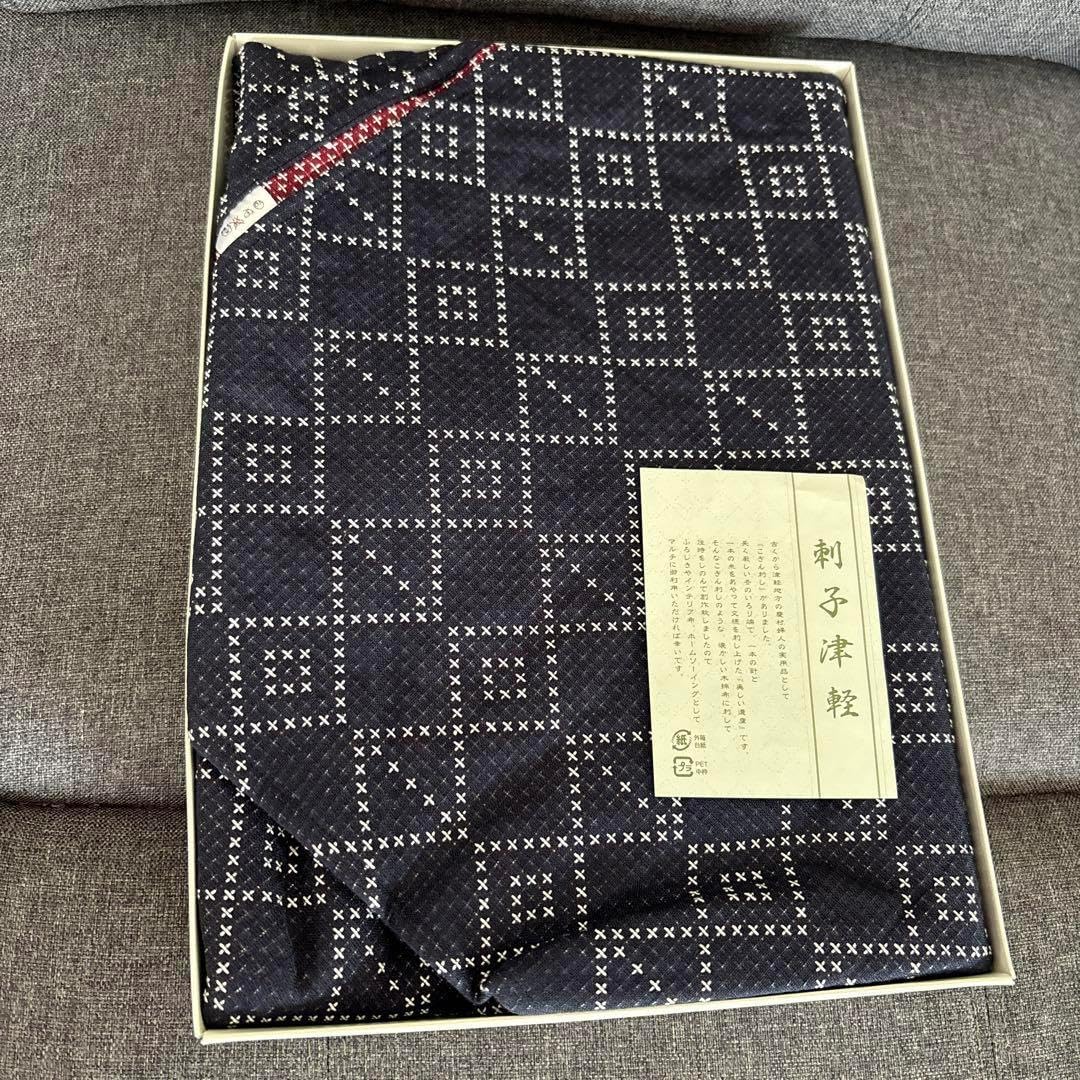 刺し子布 紺色と赤色 格子模様