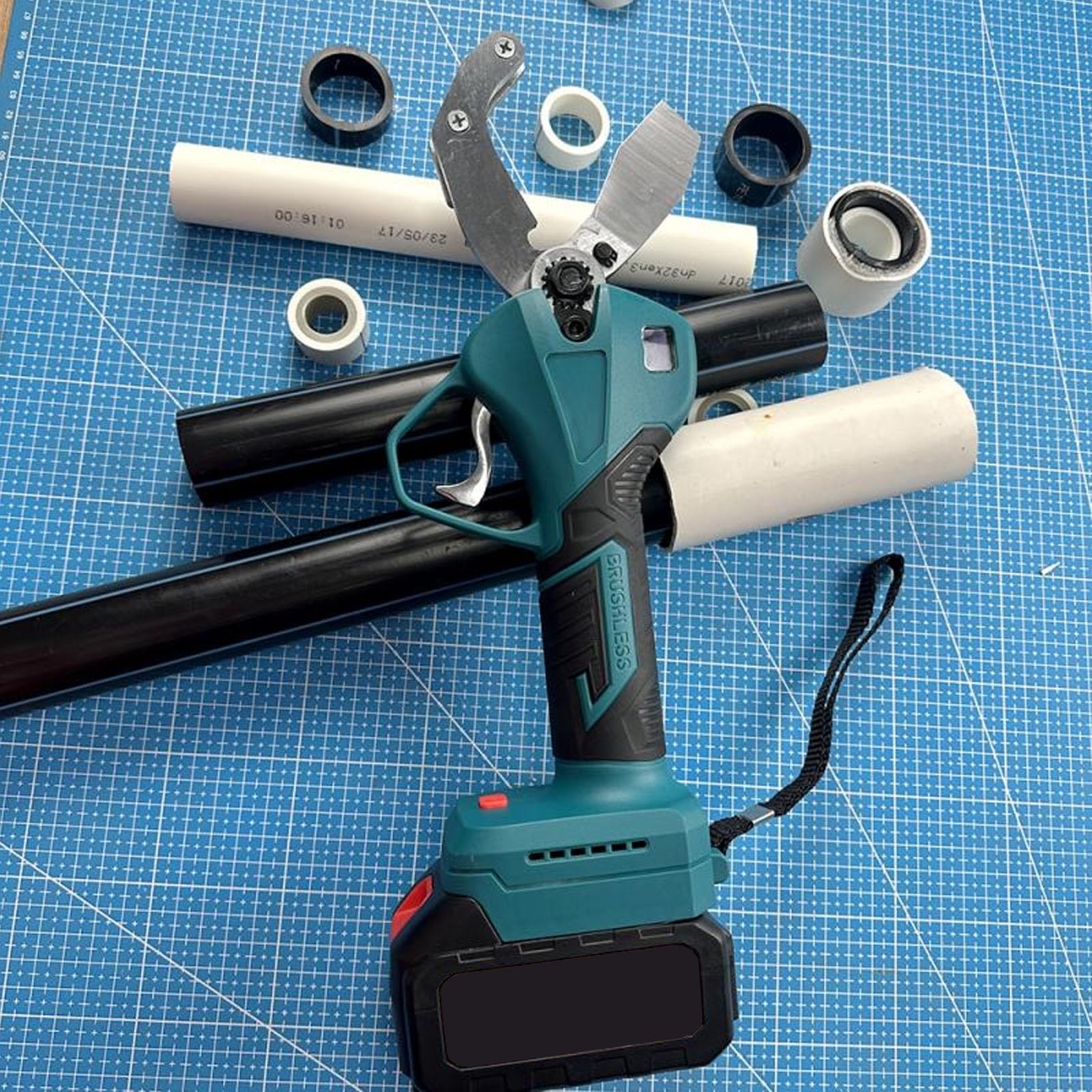 Tubo Eléctrico Cortador de Litio Herramienta de Corte de Tubo de Batería de Litio para Tuberías de Polipropileno HDPE con de Silicona Colgante Colgante 100‑240V (Enchufe de la UE)