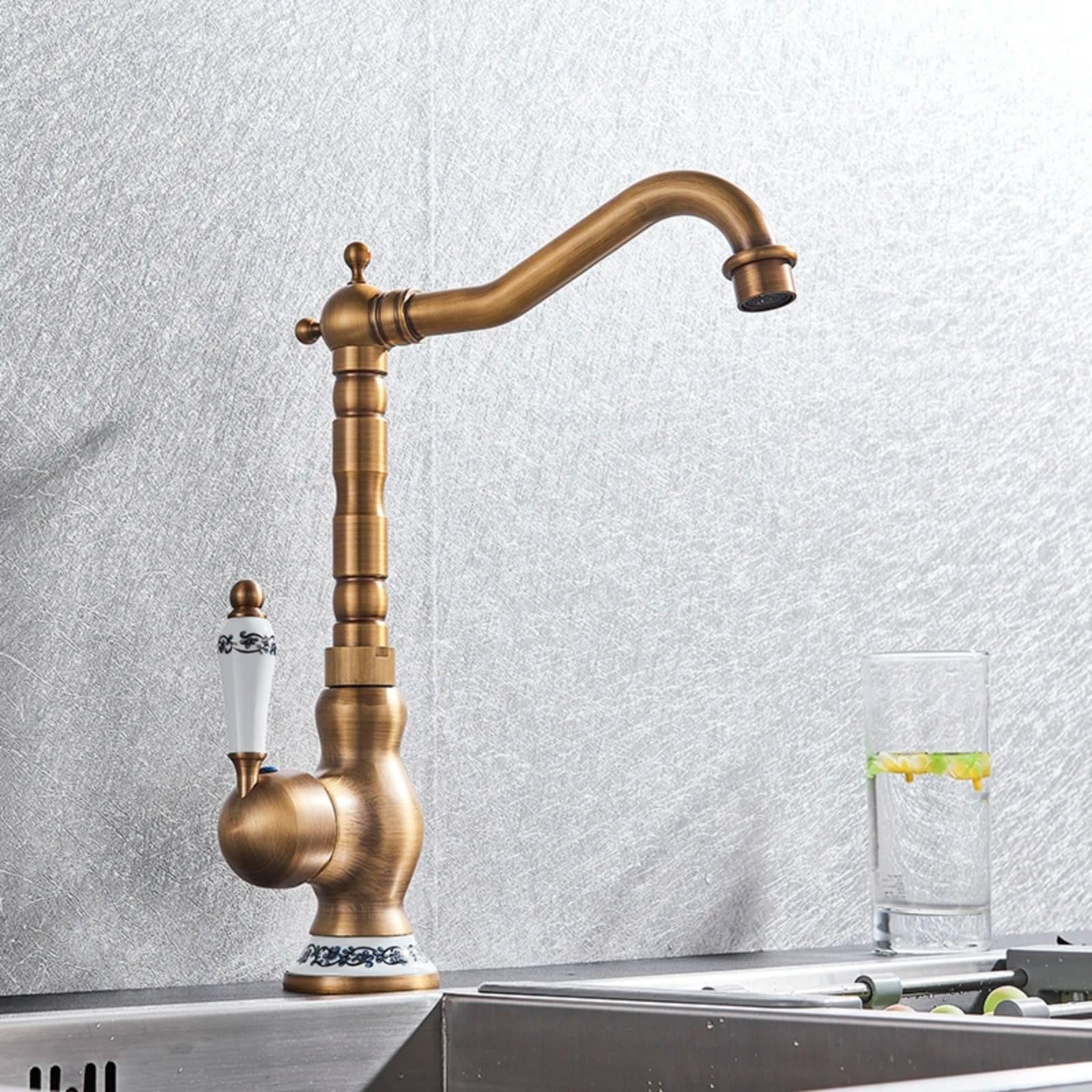 Mitigeur de lavabo rétro en laiton pour remplacer un robinet obsolète