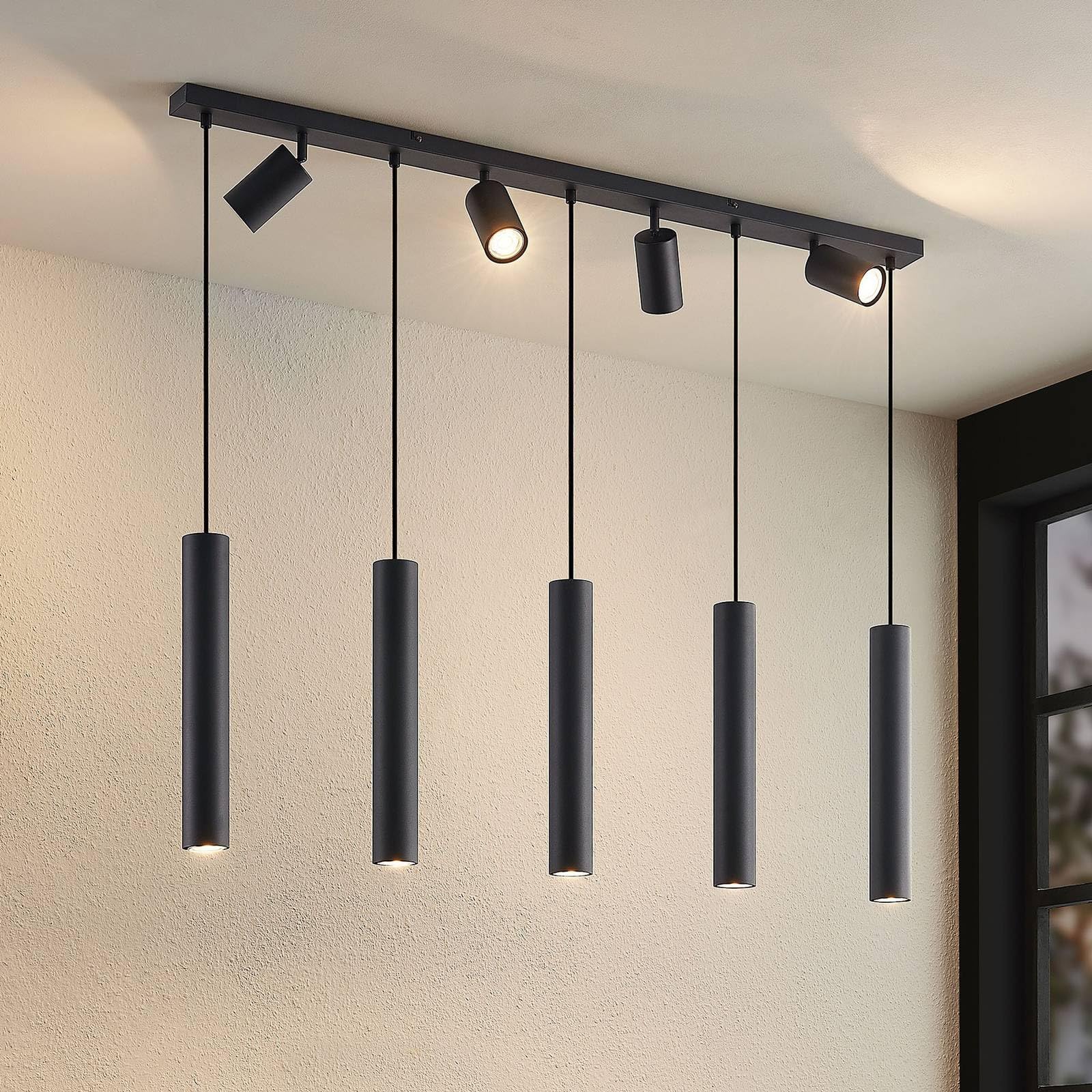 Lindby Lampada a Sospensione 9 Luci Nera 116 cm, Lampadario con Faretti Orientabili e Pendenti Cilindrici GU10 Moderne Lampade Sospese per Cucina Sala da Pranzo Soggiorno