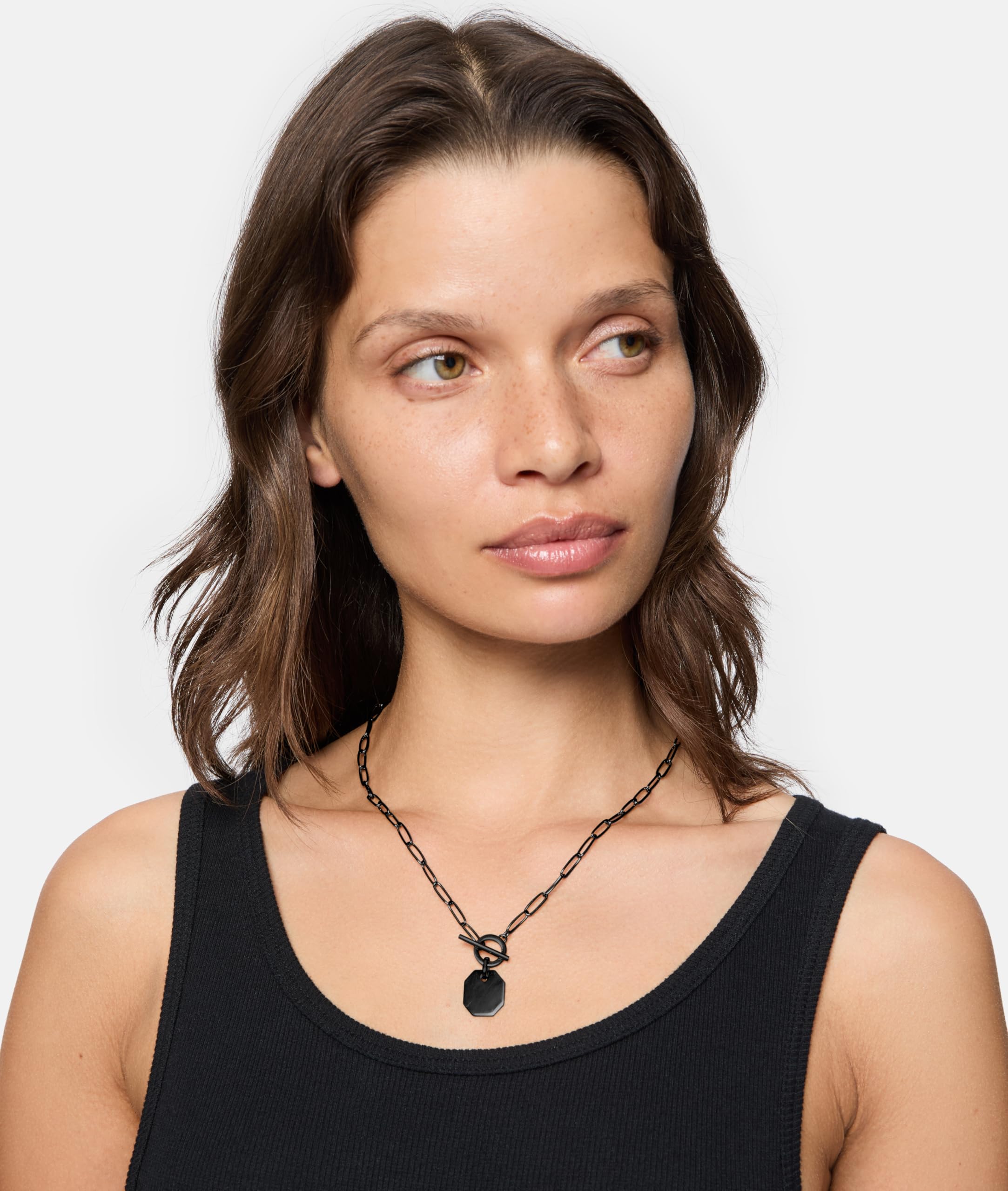LIEBESKIND BERLIN Damen T-Bar Halskette & Ohrstecker – Kette und Ohrstecker aus Edelstahl mit und ohne farbliche Details in Silber, Gold, Roségold & Schwarz – Moderner Schmuck für jeden Tag