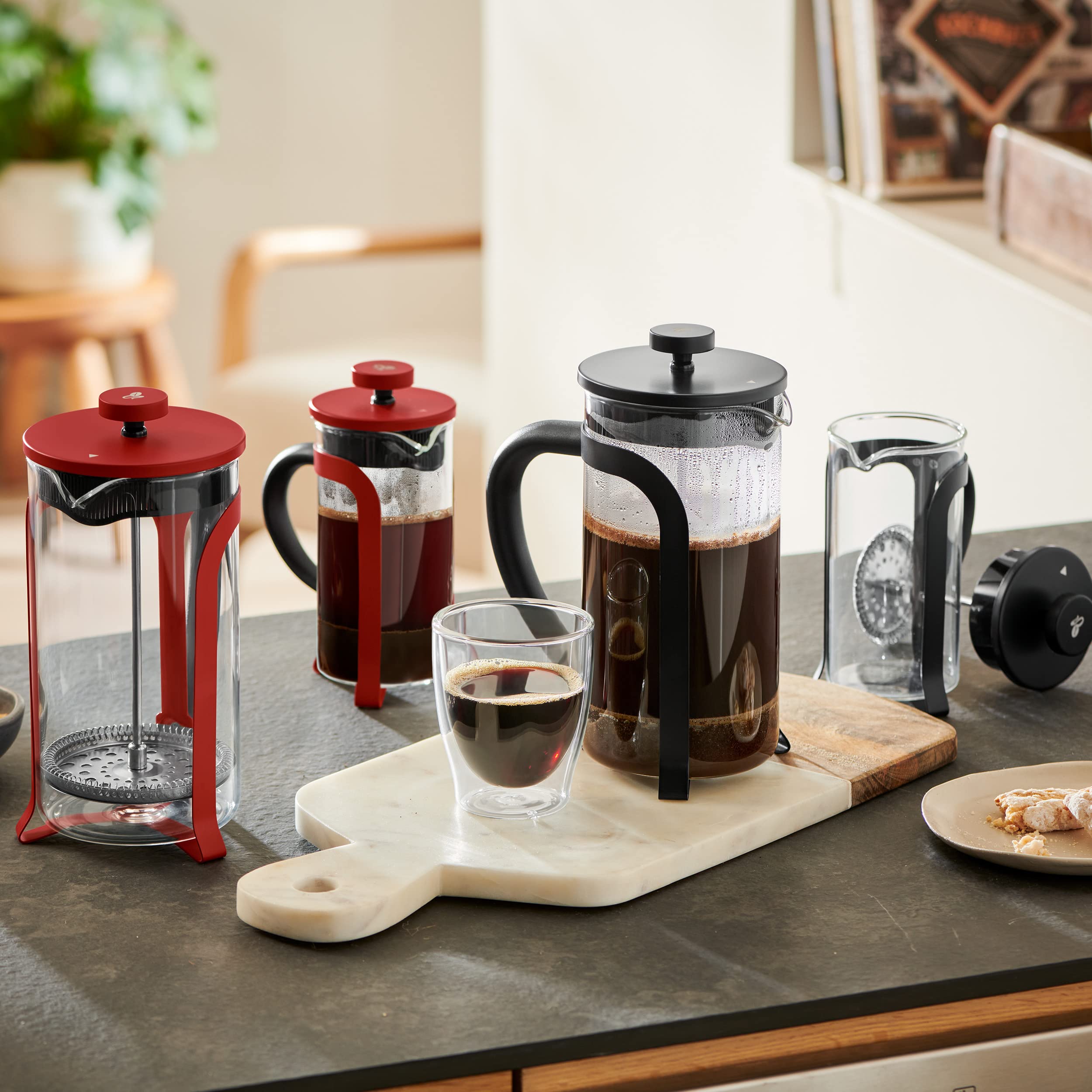 Tchibo Siebstempelkanne für manuelle Kaffeezubereitung, French Press aus hitzebeständigem Borosilikatglas, spülmaschinengeeignet, 300ml Fassungsvermögen für ca. 2 Tassen, Edelstahl, Schwarz