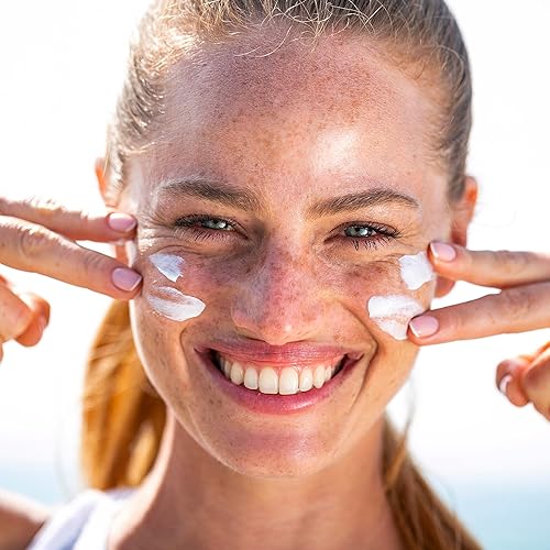 Miniatura 3 de Protector solar facial mineral con óxido de zinc no nano SPF 50, PROTECT ME por FRE Skincare, seguro para arrecifes, resistente al agua, sin yeso