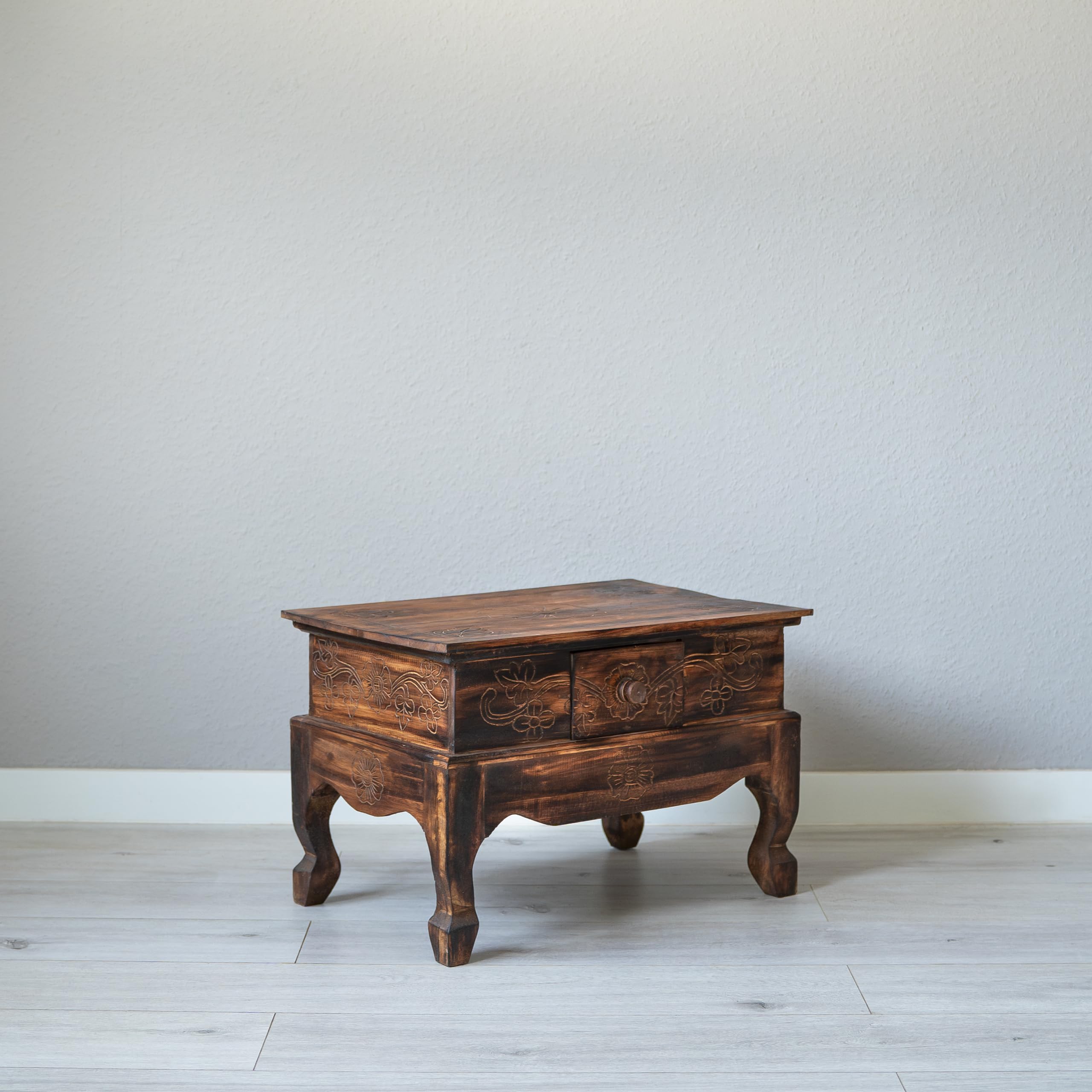 livasia Opiumtisch mit Schublade – 60x40x40cm – Handgeschnitzter Beistelltisch Holz aus Bali, Bringt asiatischen Charme als Holztisch in Dein Zuhause (Braun)