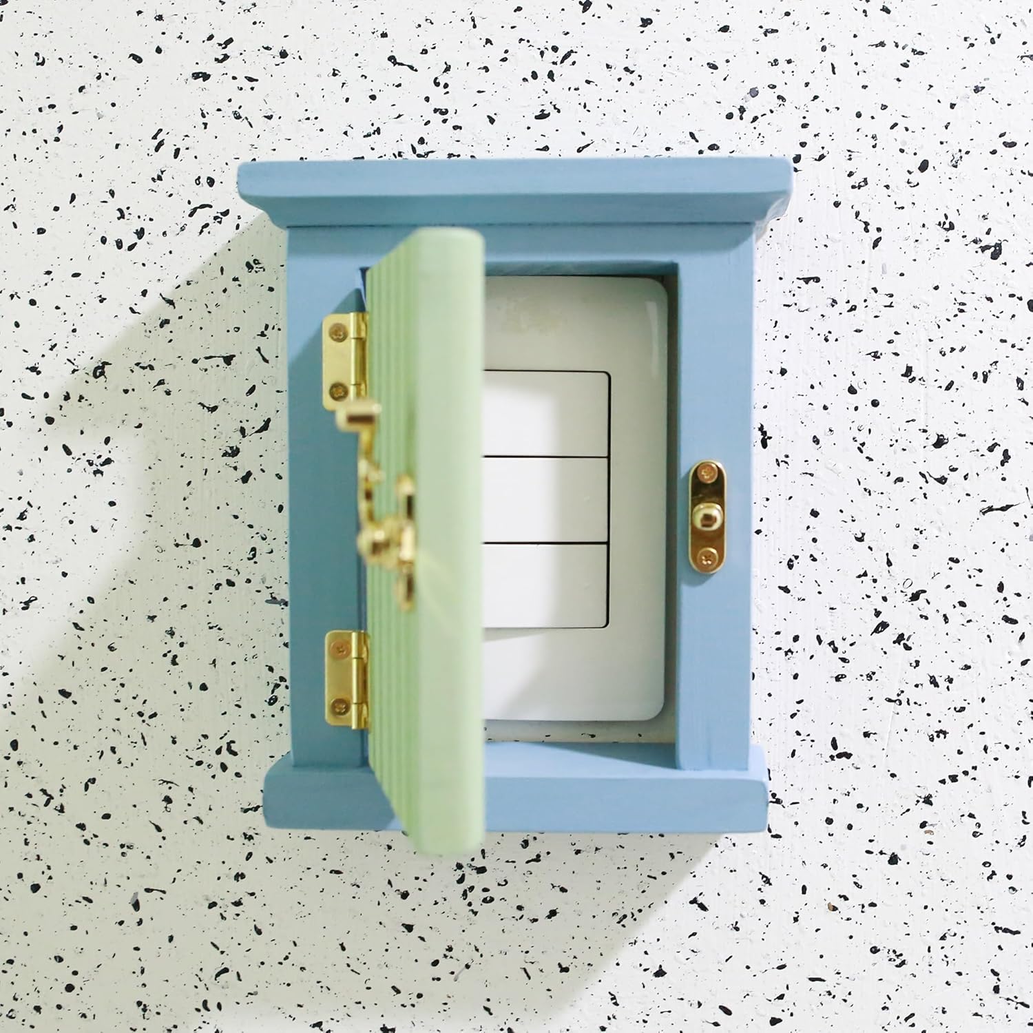 Wooden Interior Outlet Switch Covers - A Premium Accessory that Protects Children and Creates a Fairy-tale Atmosphere (No.4)