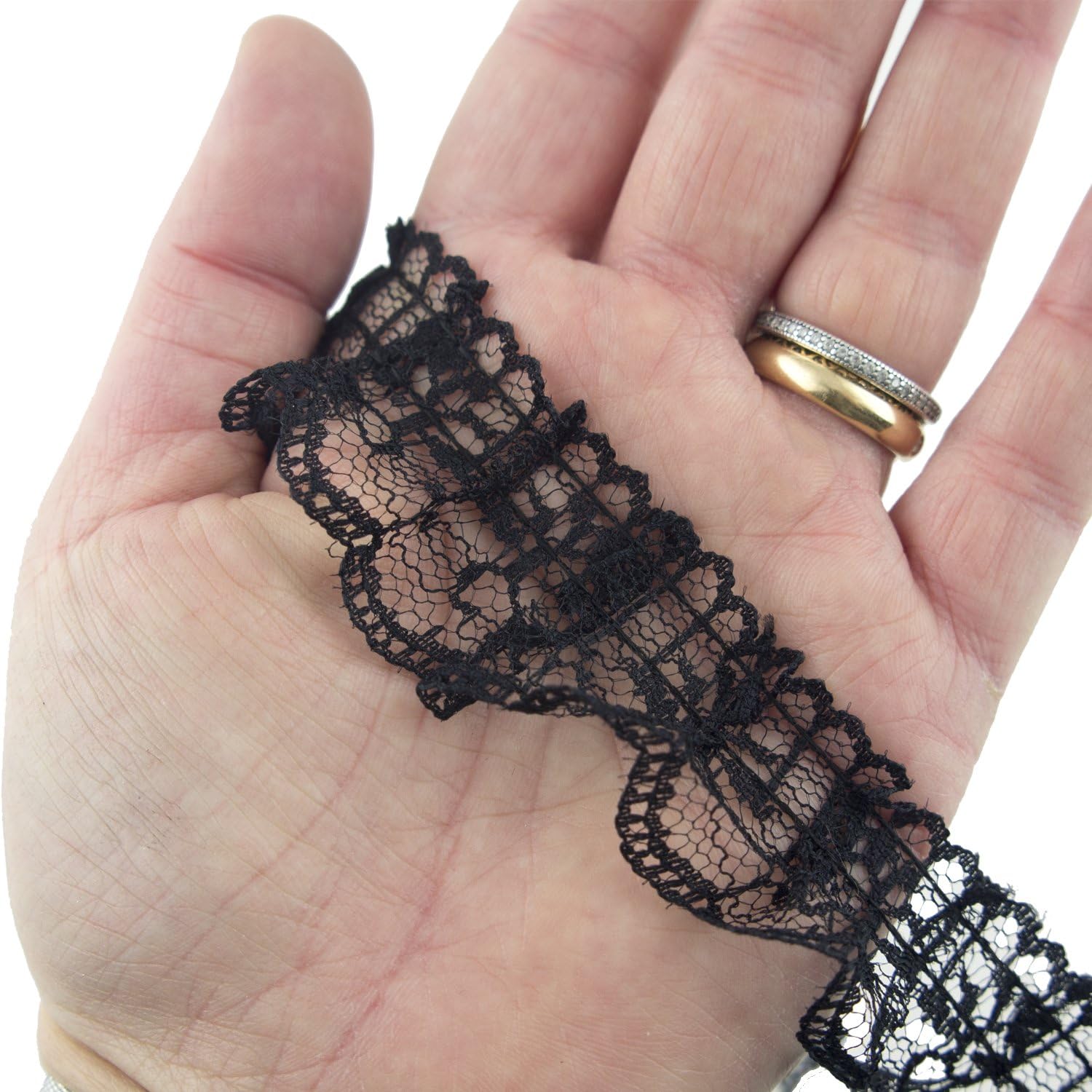 HAND® White Lace Trim Edging for Clothing and Accessory Embellishment - 30 mm Wide - 3 Metres