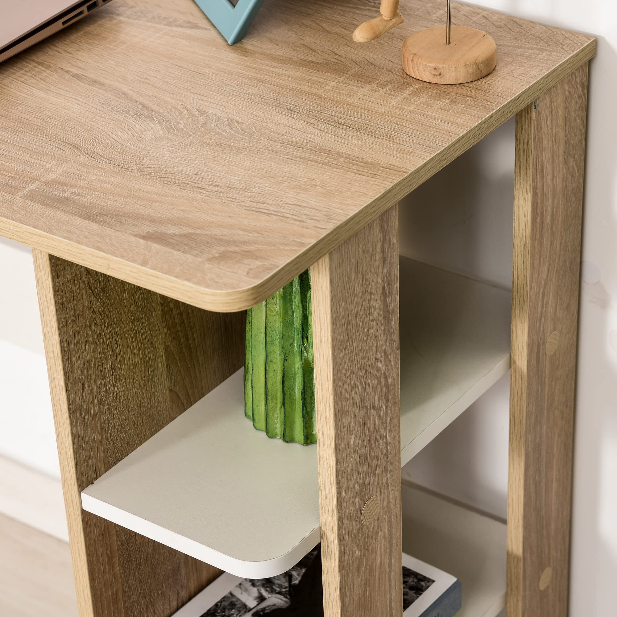 HOMCOM Scrivania per Computer con Scaffale 100x44x74cm Bianco e Quercia | Moderna, 3 Ripiani, Scrivania Moderna da Ufficio e Camera in Legno