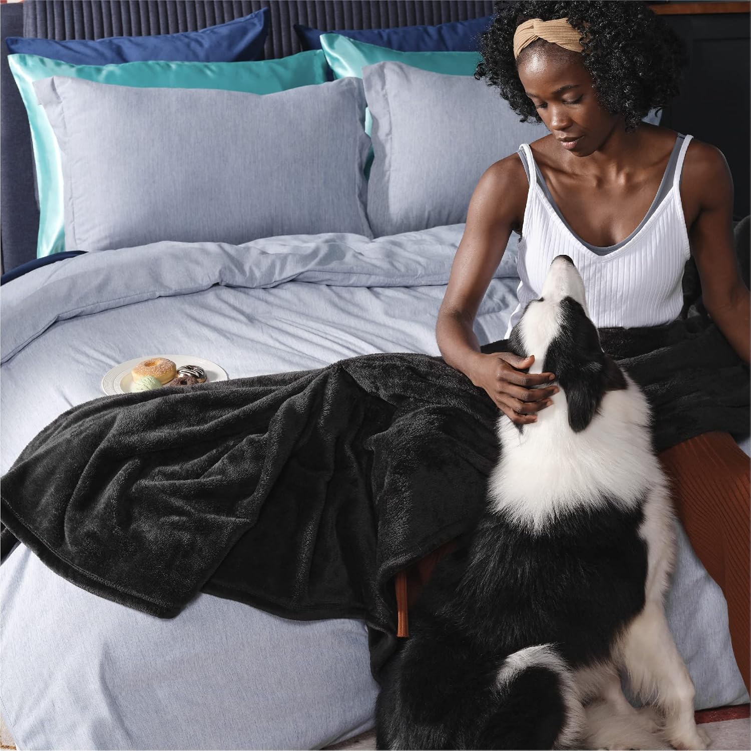 Bedsure Satin Pillowcase for Hair and Skin Queen Silver Grey & Fleece Throw Blanket for Sofa and Bed Black