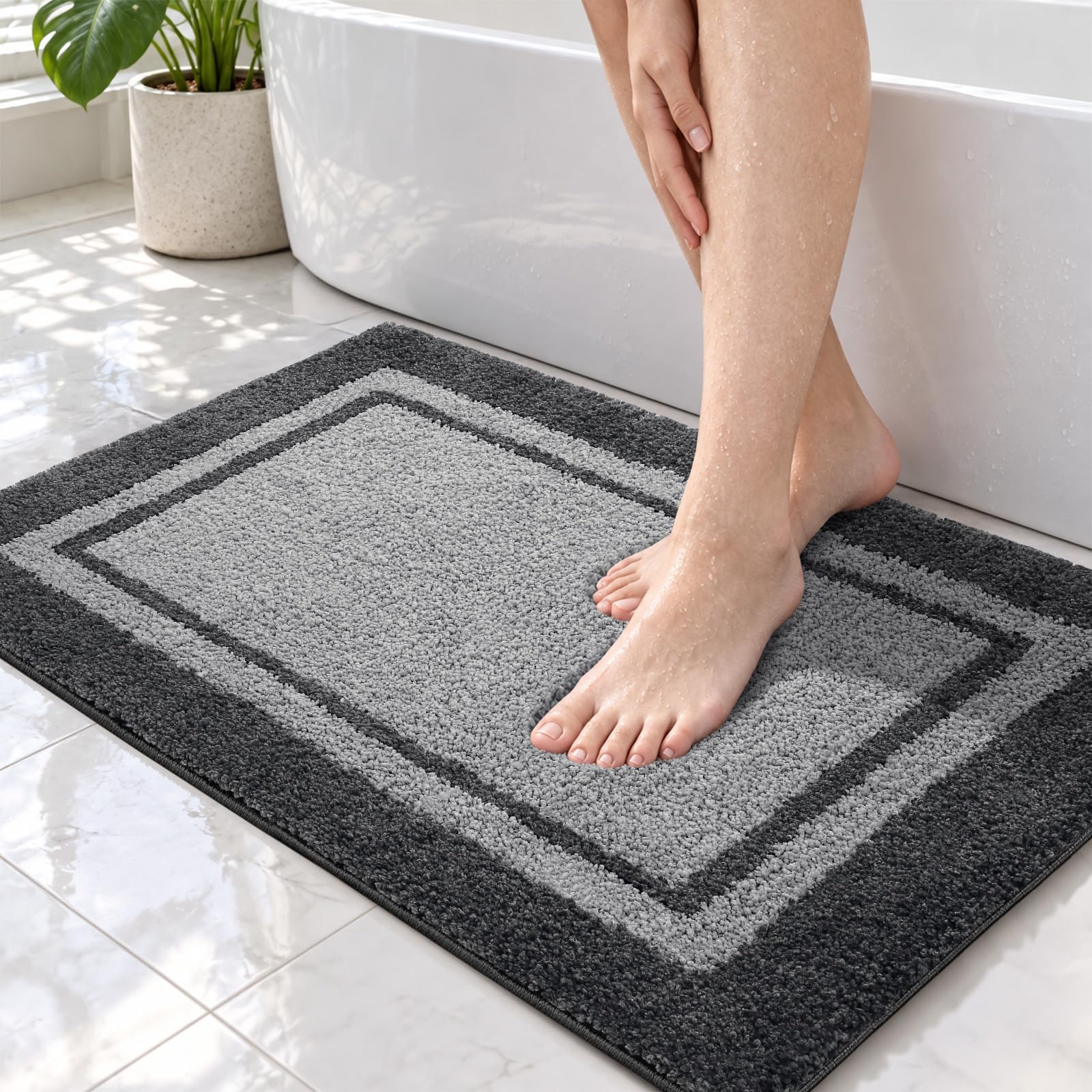 Tuocal Badematte Rutschfeste, 50 x 80 cm Badezimmerteppich | Weicher Mikrofaser, Super Saugfähig, Maschinenwaschbarer Badteppich, Dicker Badvorleger für Dusche, Badewanne