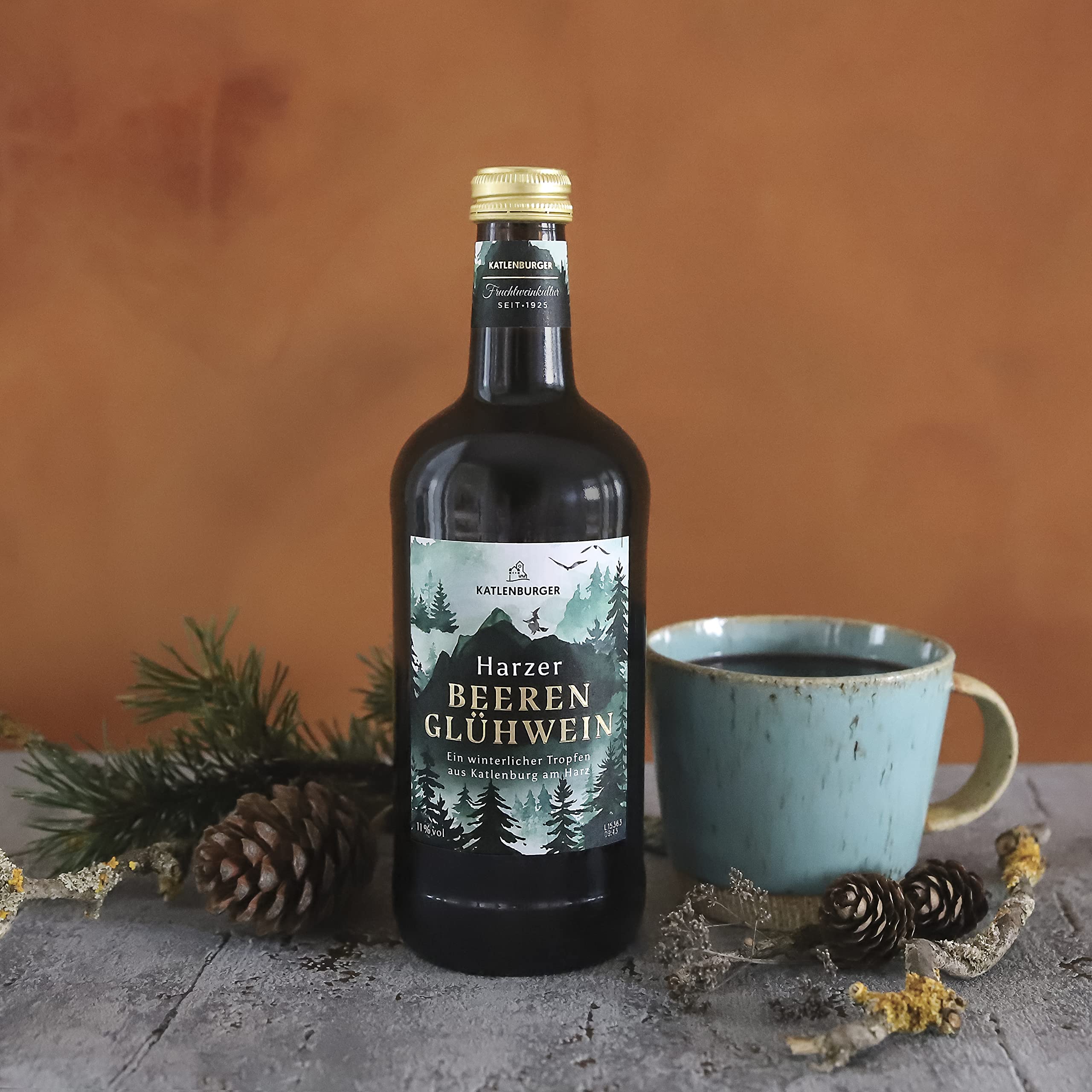 KATLENBURGER - Harzer Beerenglühwein | Beeren Glühwein mit Glühweingewürz. Strahlt die HARZlichkeit der Heimat von KATLENBURGER wider. Ein ganz besonderer Wintertrank. Inhalt: 6x 500ml und 11% vol.