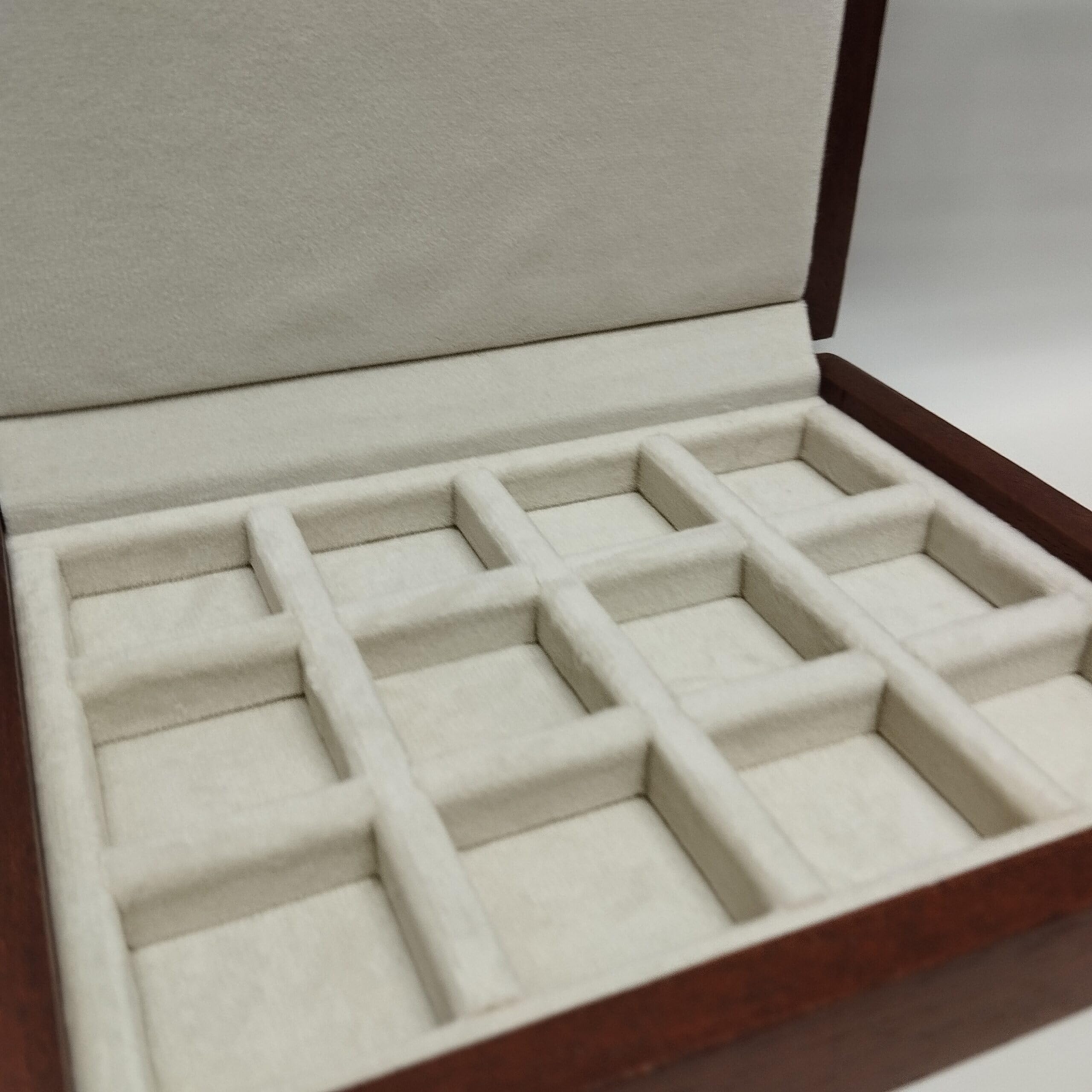 Caja para Monedas de Madera Hecha a Mano, 12 Compartimentos para esterlinas, marengas y Monedas Antiguas, Forrada en Terciopelo, numerada con Certificado de autenticidad