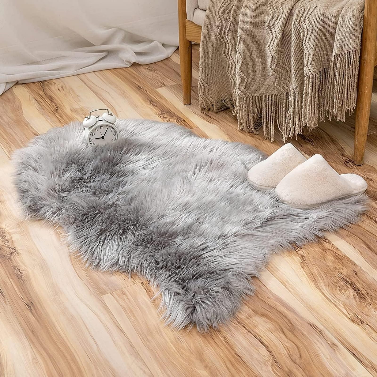 Tapis en fausse peau de mouton, doux à poils longs, lavable, décoration de salon et de chambre à coucher, Recle (gris, 70 x 180 cm), parfait pour les chambres d'enfants