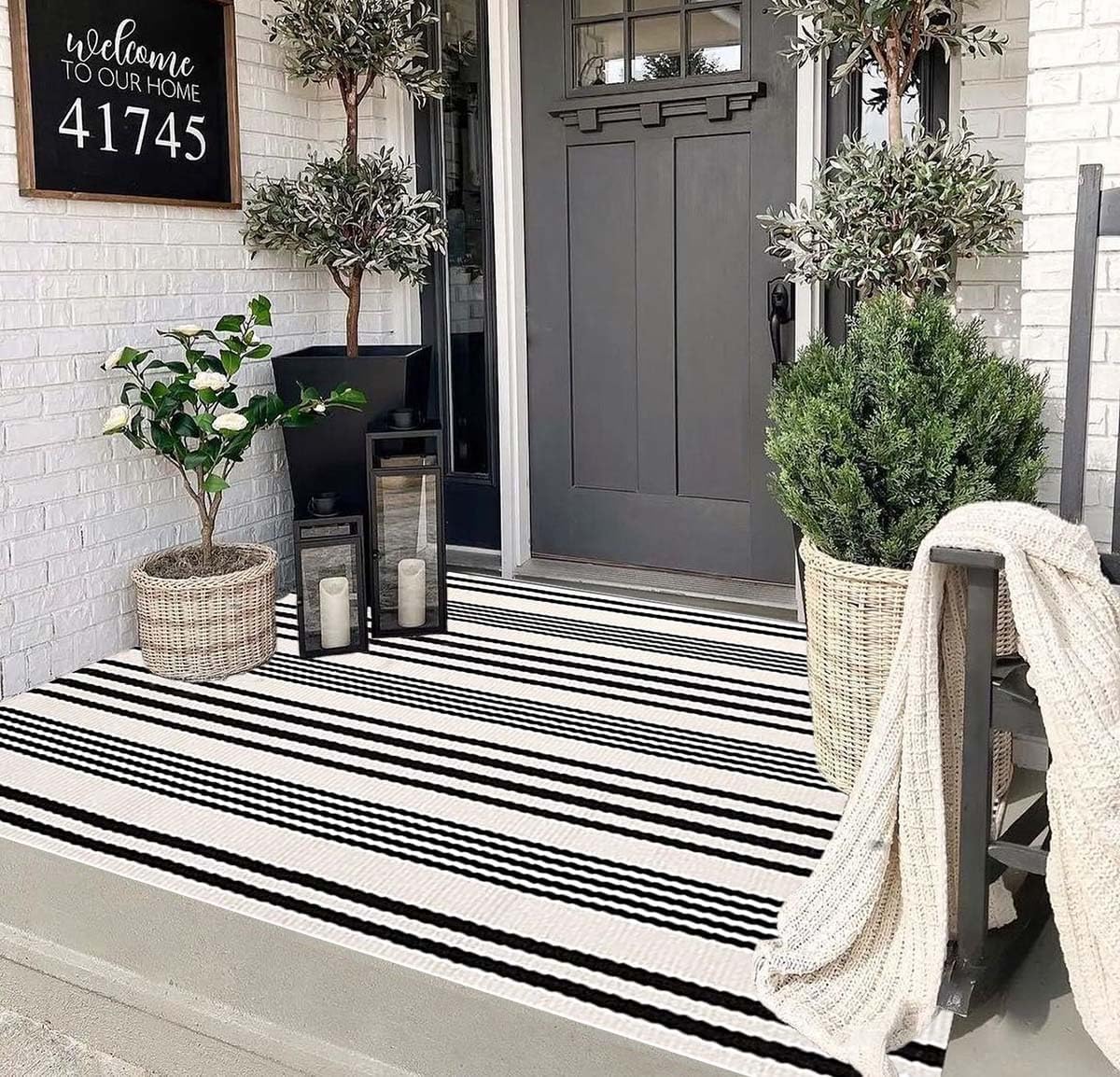 Stylish and Versatile: Review of the Black and White Hand-Woven Outdoor Rug