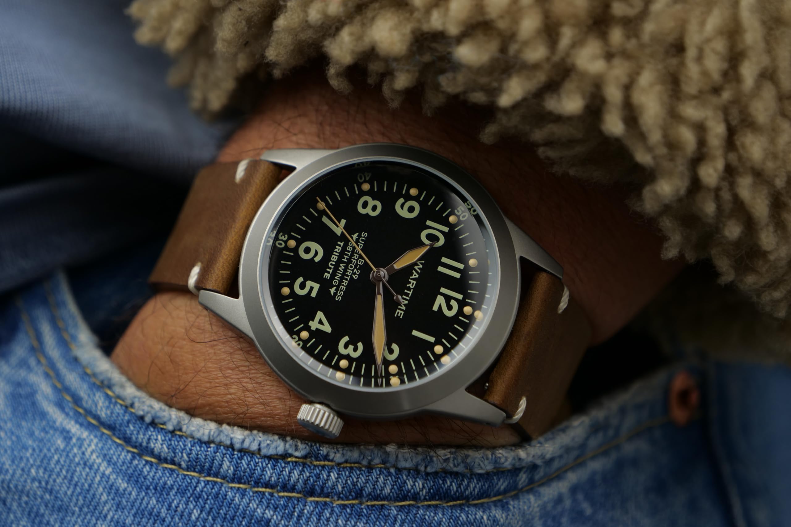 WARTIME | Orologio areonautica militare uomo ispirata al modello della Seconda guerra mondiale A-11 – Edizione limitata da collezione, numerata singolarmente, include due cinturini e accessori extra.