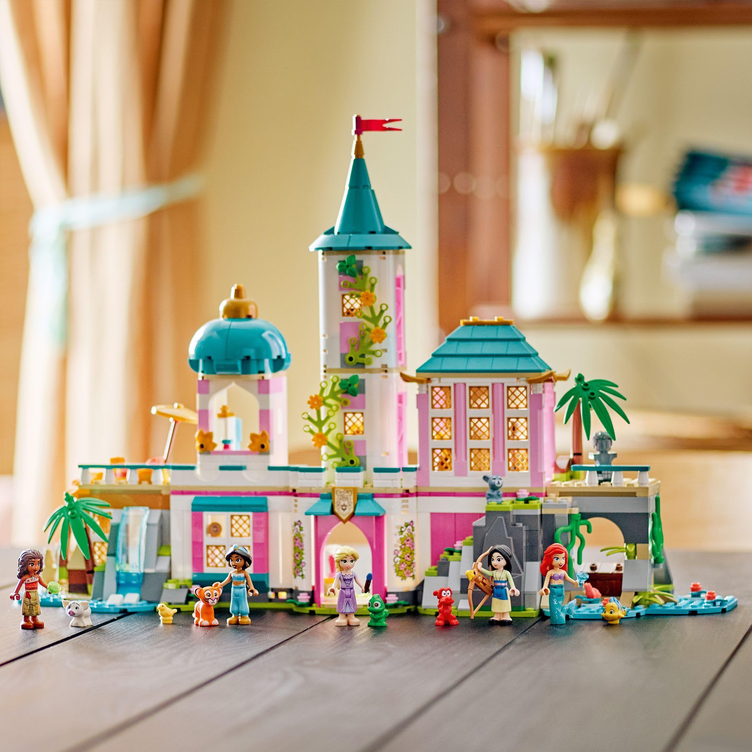 LEGO ǀ Disney Princess Zamek księżniczek i królewskie zwierzaki 43267 | Modułowy zamek i 10 postaci Disneya, zabawka dla 6-latki, prezent dla dziewczynki i chłopca, klocki dla dzieci, 787 elementów
