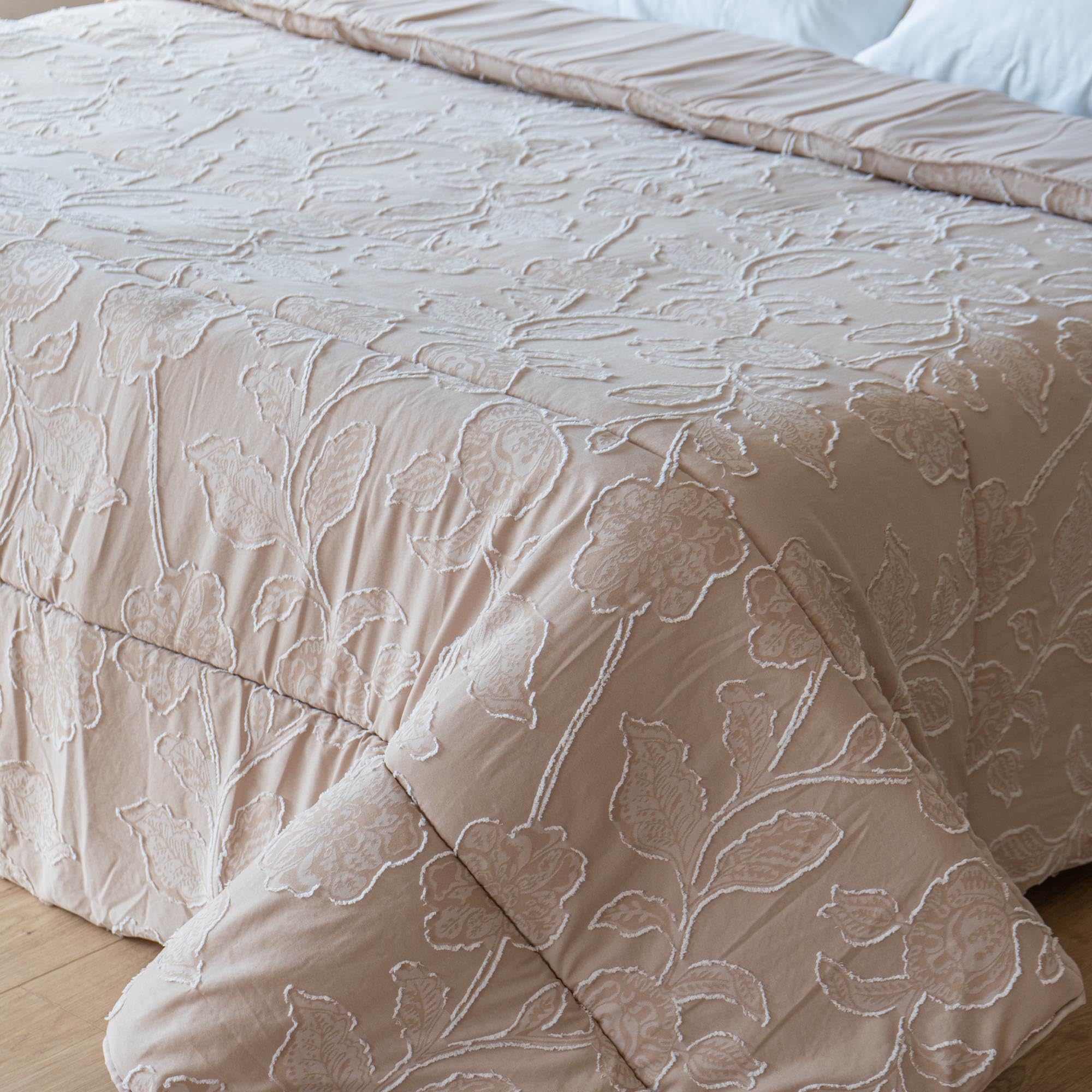 IlGruppone Trapunta Invernale Matrimoniale Lavorazione Jacquard Elegante Morbida Calda Prodotto Italiano 460 Grammi Piumone Due Piazze Inverno Piumino Disegno Floreale Fiori - Beige