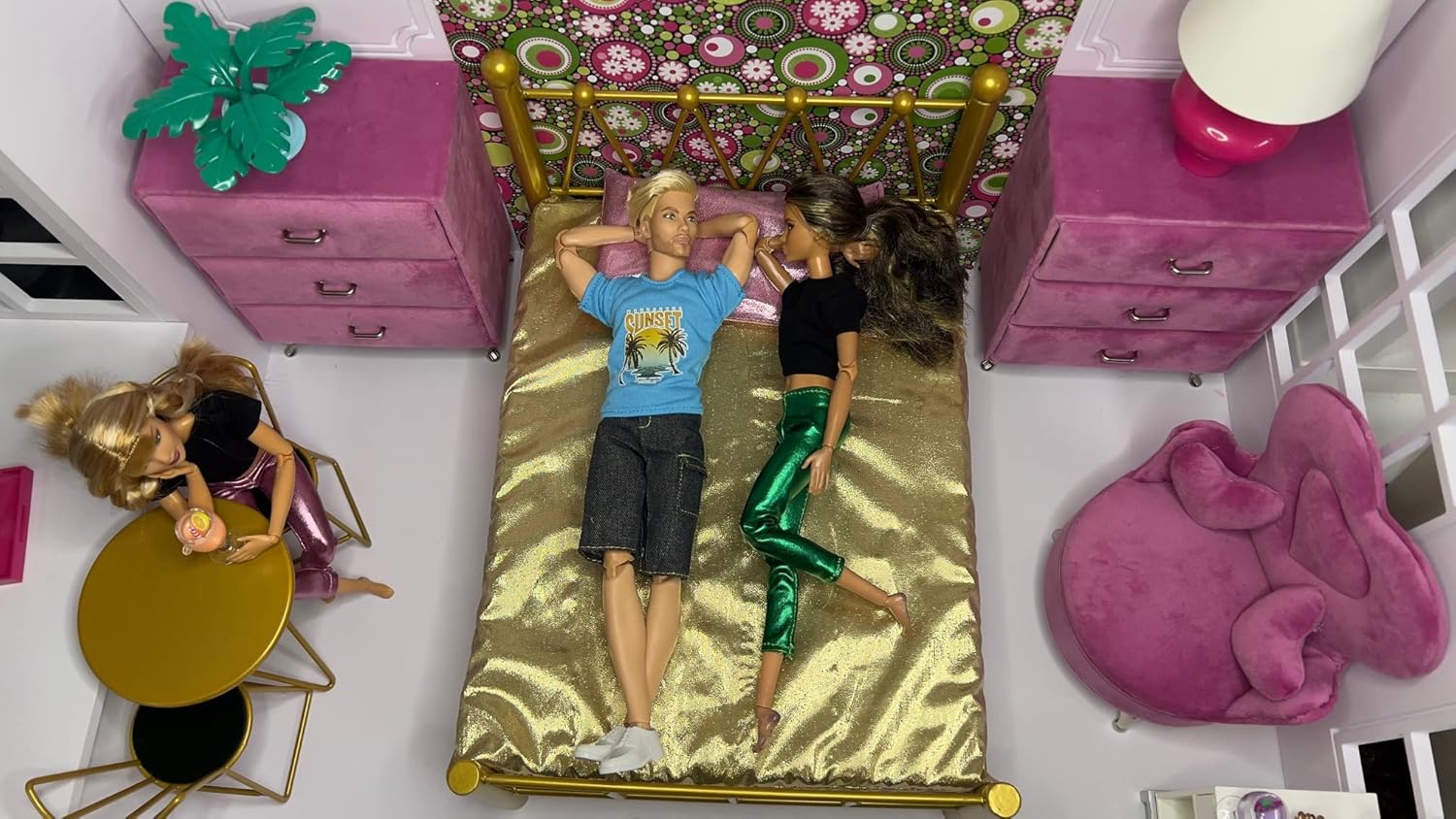 Eledoll 1/6 Dollhouse Bed Luxurious Furniture for 12 inch Fashion Doll 1:6 Scale Heavyweight Metal Gold