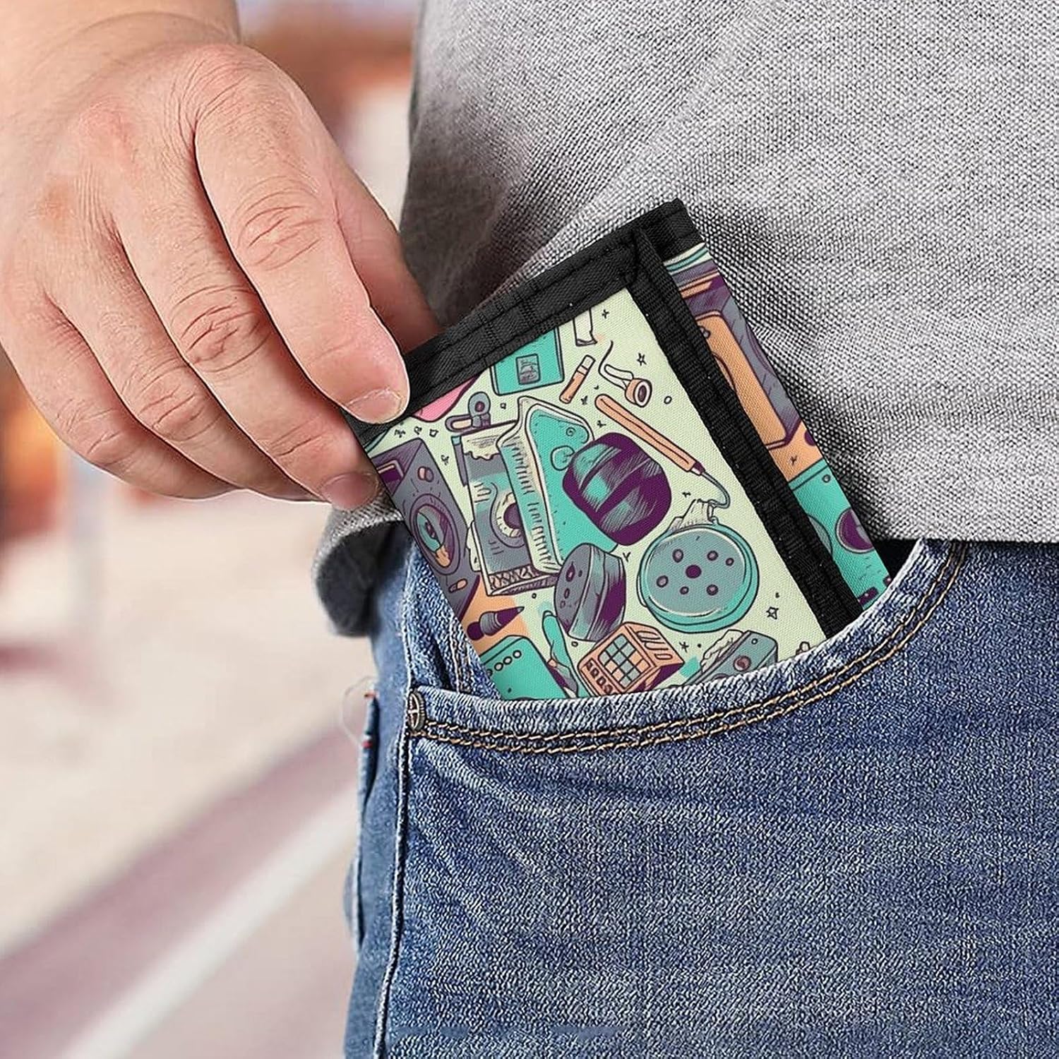 I Love The 90s Illustration Trifold Wallets Slim Wallet Novelty Pocket Purse Multiple Card Slots Outdoor Travel Wallet Stylish Durable Wallets For Men Women