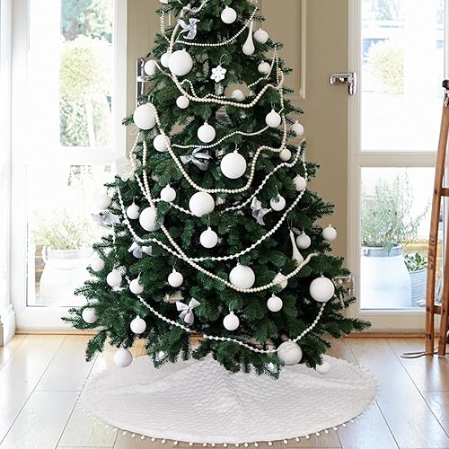 Vista 44 de Faldones blancos de felpa para árbol de Navidad, 36 pulgadas, tapete de lujo de piel sintética para base de árbol de Navidad con patrón de corazón