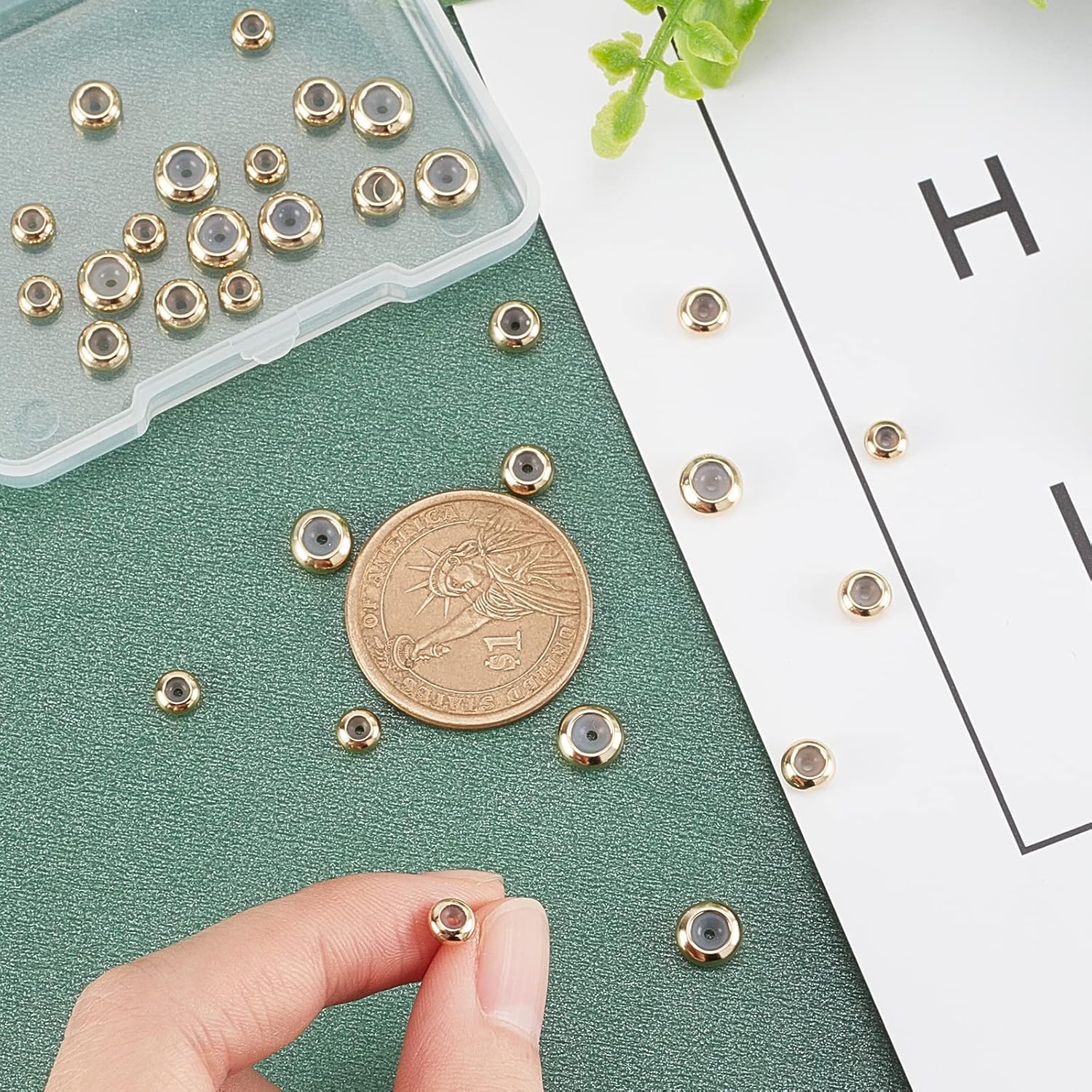 PH PandaHall 24K Gold Plated Stopper Spacer, 4 Sizes Brass Rubber Beads 40pcs Adjustable Slider Beads Insert Rubber Stopper Positioning Spacer for Beaded Garden Decor Bracelet Jewelry Making - Image 6