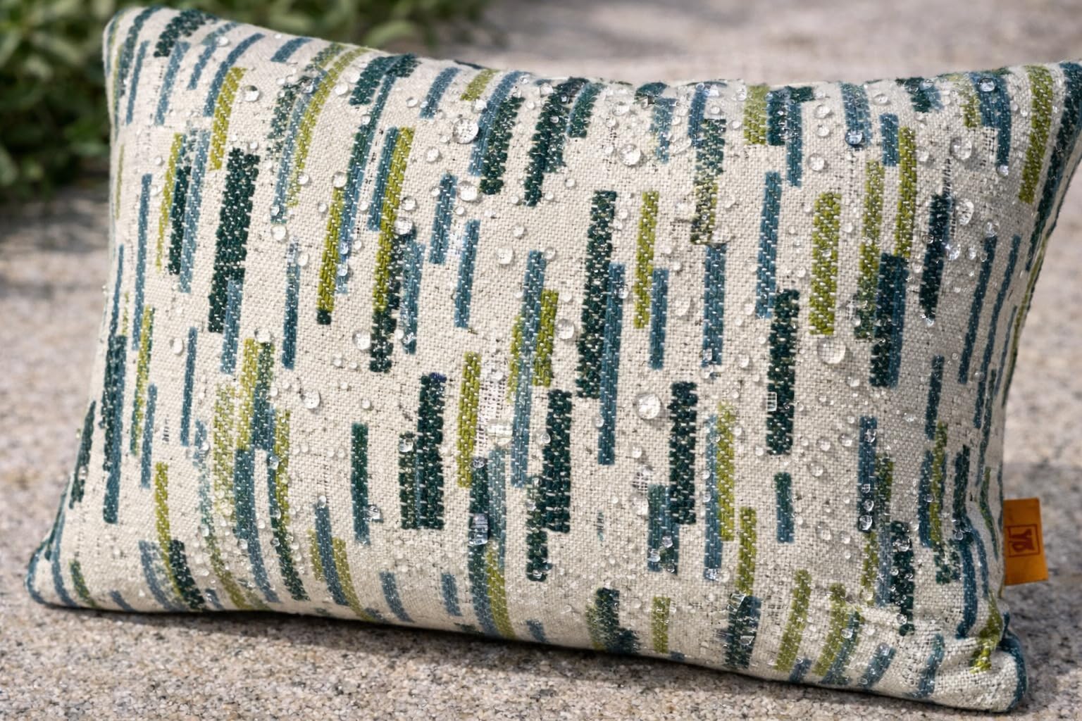 YB Concept Forest Rain Outdoor Yeşil/Krem Dekoratif Yastık 35x50 cm – Suya Dayanıklı, Solmaya Dayanıklı Kumaş, Dolgulu Bahçe Balkon ve Teras Kırlenti