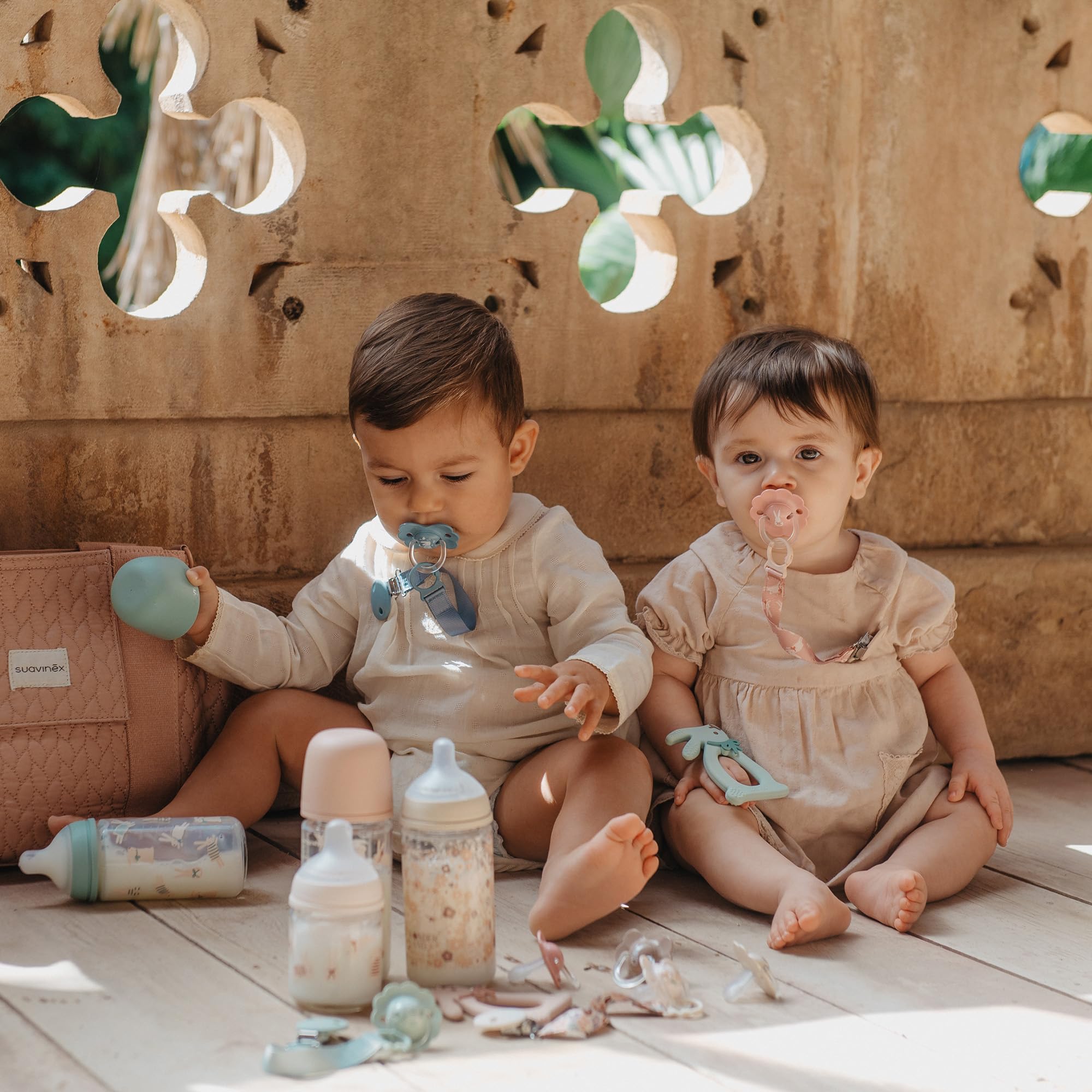 Image secondaire de Sucette Suavinex Wonderland pour Bébé 6/18 Mois - Tétine Symétrique en Silicone