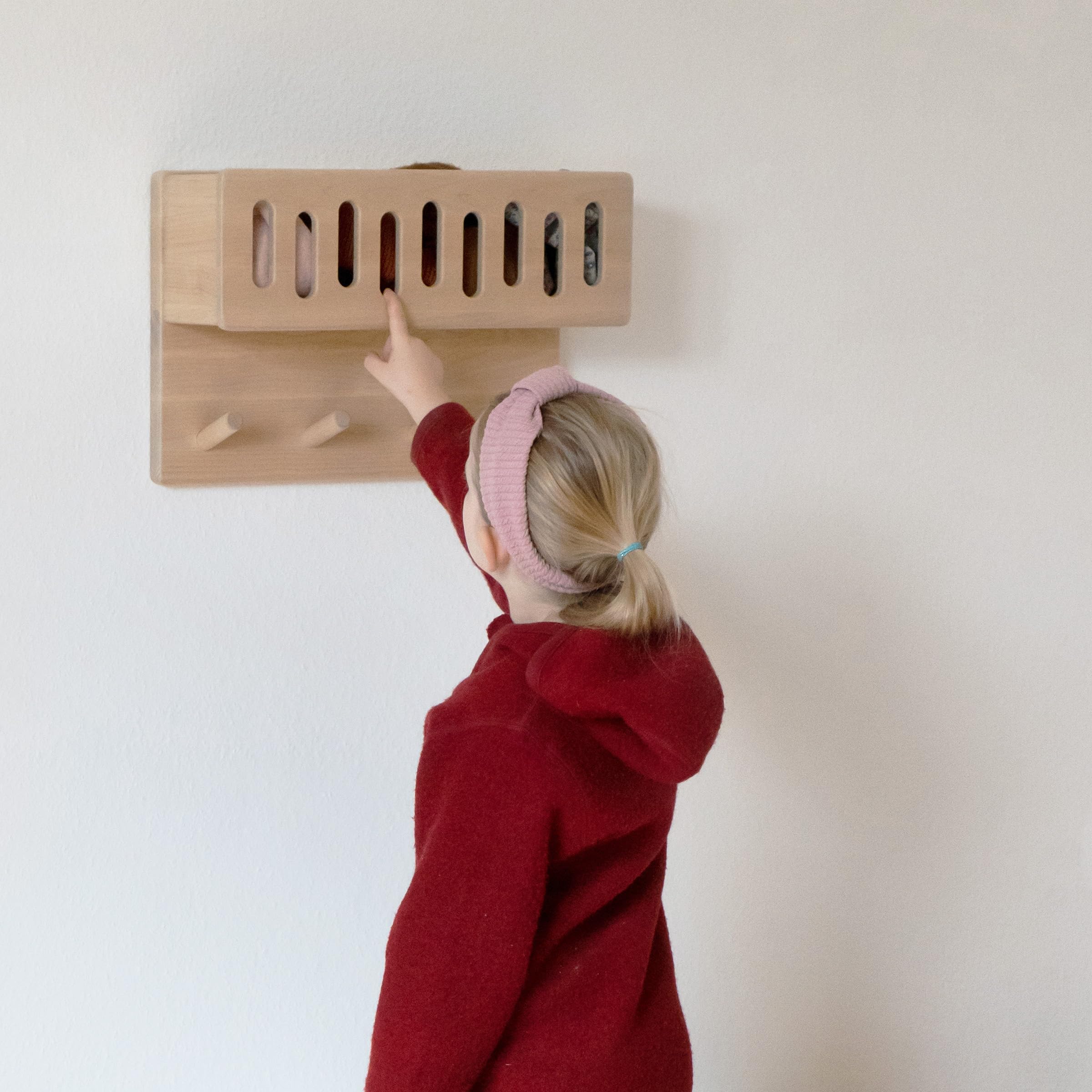 Ehrenkind® Kindergarderobe | Aus robusten Holz | Garderobe Kinder | Klein Weiß mit Sichtfenster | geeignet als Wandregal Kinderzimmer | Kleiderhaken Wand | Kinder Kleiderhaken