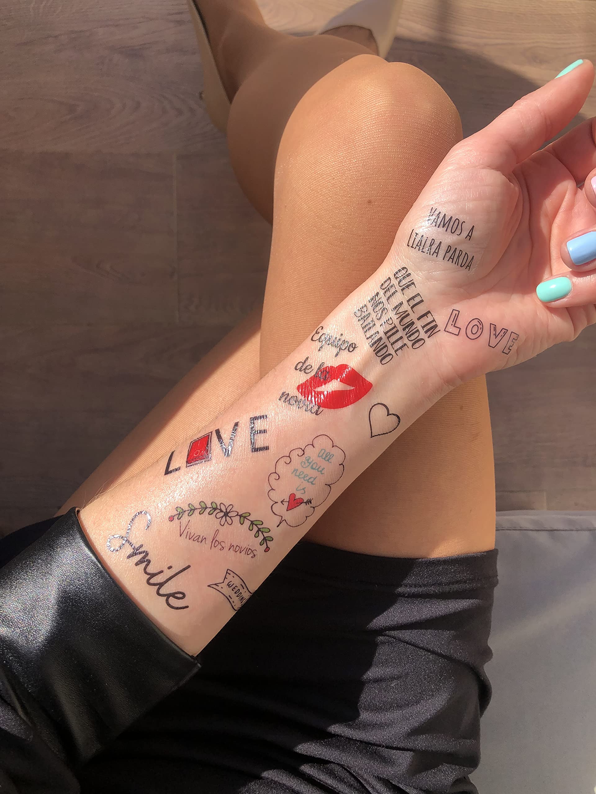 Uvimark - Chapas y Tatuajes temporales boda - Más de 100 Chapas y 100 calcomanías para boda - Calcamonías para bodas con diseños variados - Tatuajes para bodas