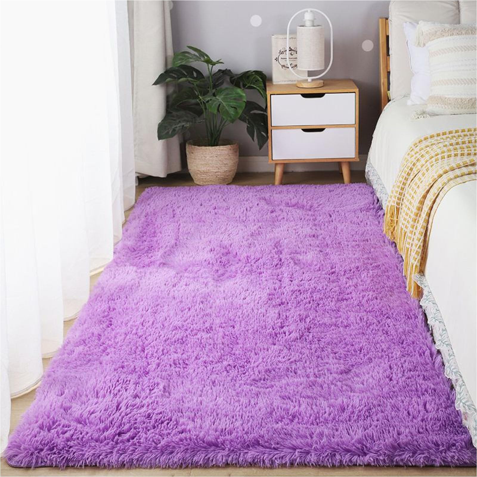 Tapis de salon à poils longs pourpre pour une chambre cosy et chaleureuse