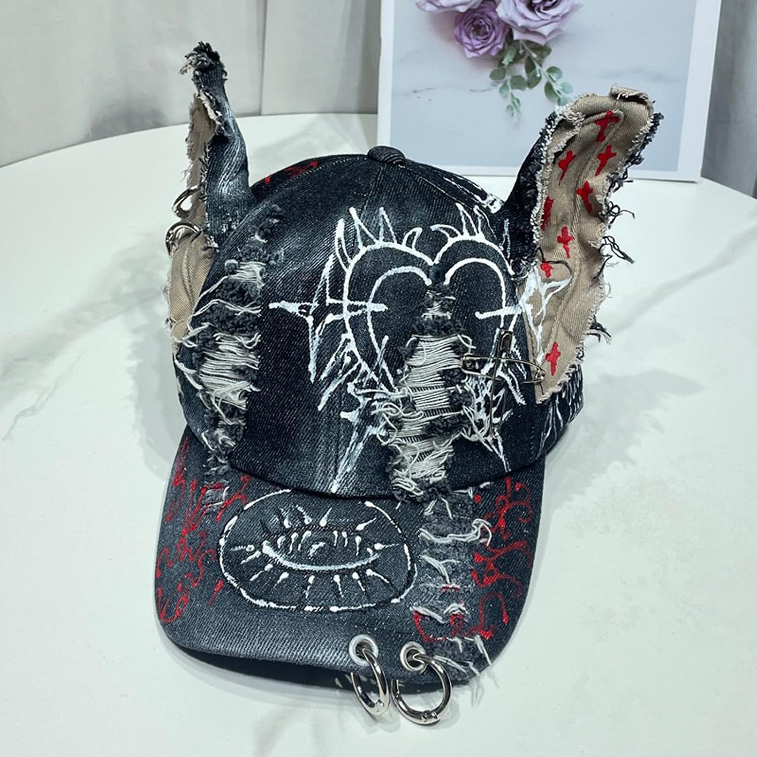Distressed Baseball Hat with Unique Ripped Design Comfortable Baseball Cap for Women Men Unisex Cosplay Party Street Hat Cosplay Accessory Headwear Multicolor