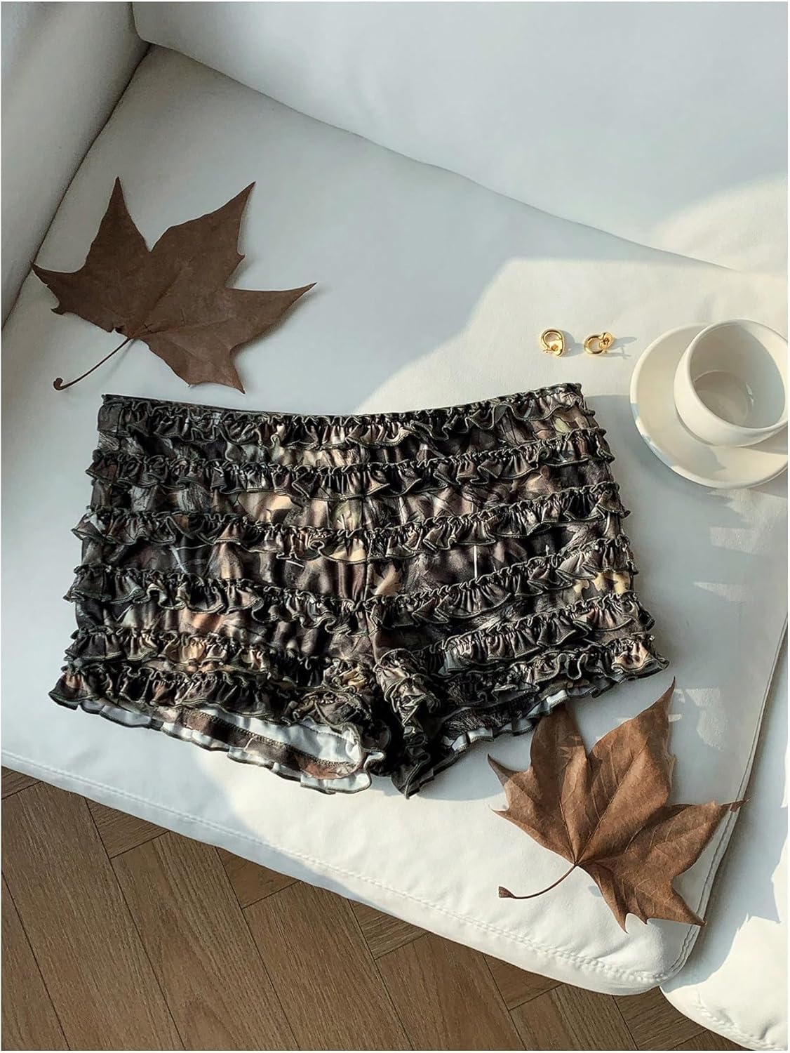 SHENHE Women's Y2K Camo Shorts Low Rise Ruffle Mini Micro Bloomers Shorts Club - Image 5
