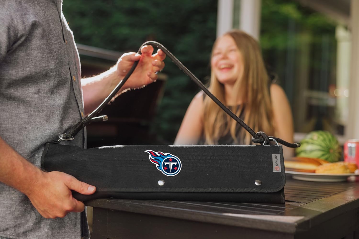 Picnic TIME NFL Tennessee Titans BBQ Roll Up 3 Piece Set, BBQ Accessories with Beechwood Grill Tools, Grilling Accessories for Barbecue, BBQ Grill Set with Canvas Tote Carrier, (Black)