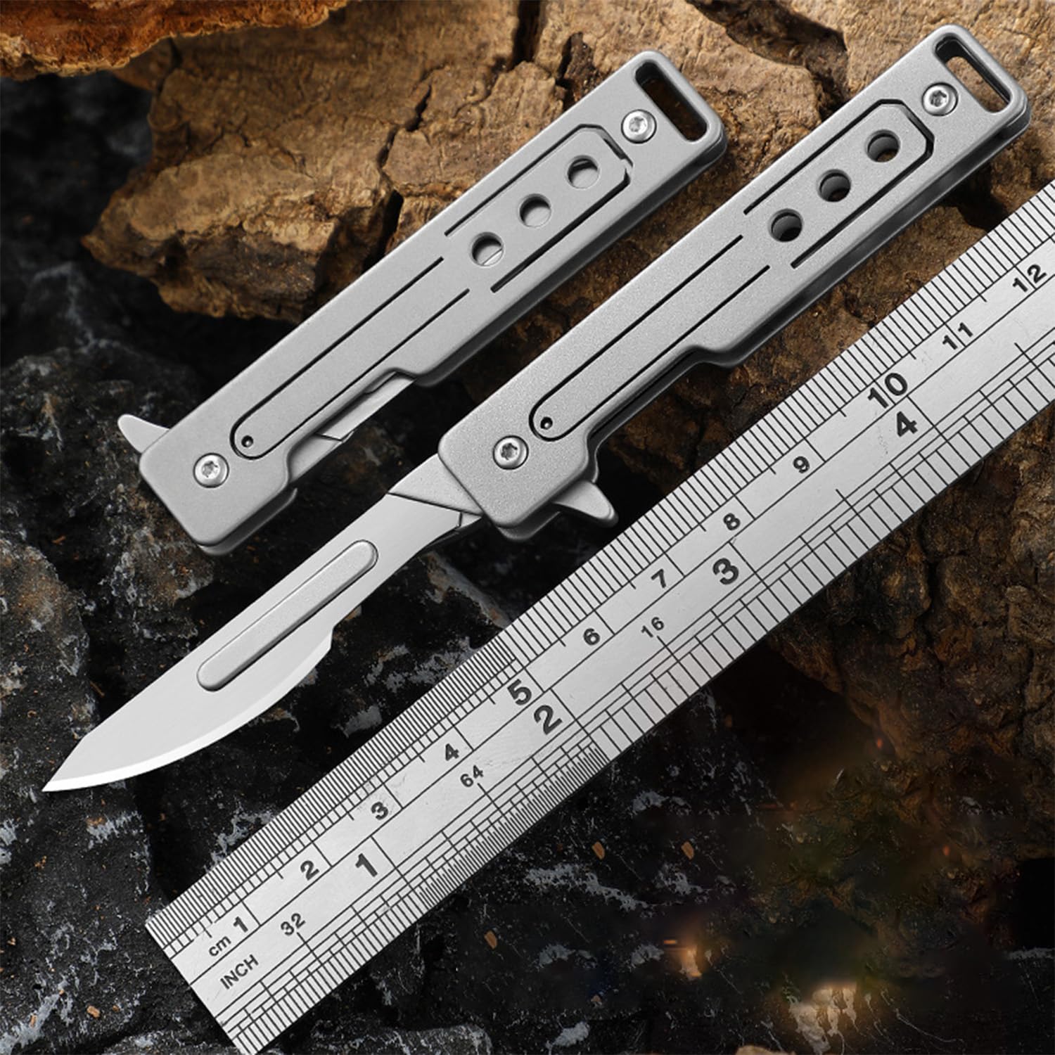 Mini Bisturi in Titanio con Lame Sostituibili, Utility Knife Pieghevole Cutter con 10 Acciaio Inox Sostituibile Lama, Coltello Pieghevole Multiuso EDC con Clip da Tasca per Campeggio