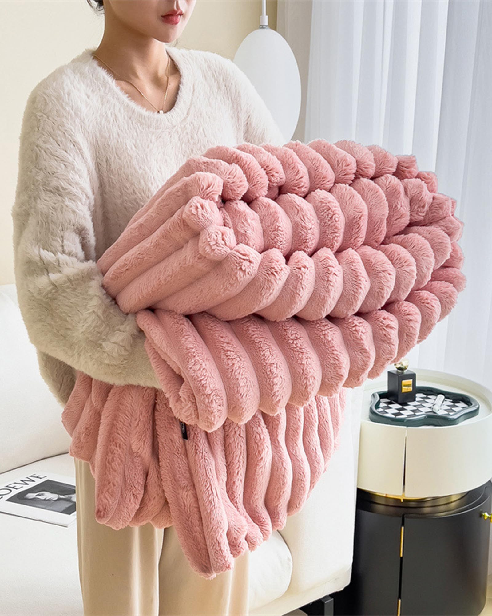 Gxjixf Pink Thickened Rabbit Plush&Milk Velvet Cover Blanket, Ultra Sofa Blanket, Faux Fur Blankets, For Winter Home Warm (,27.56 * 39.37In /70 * 100Cm)