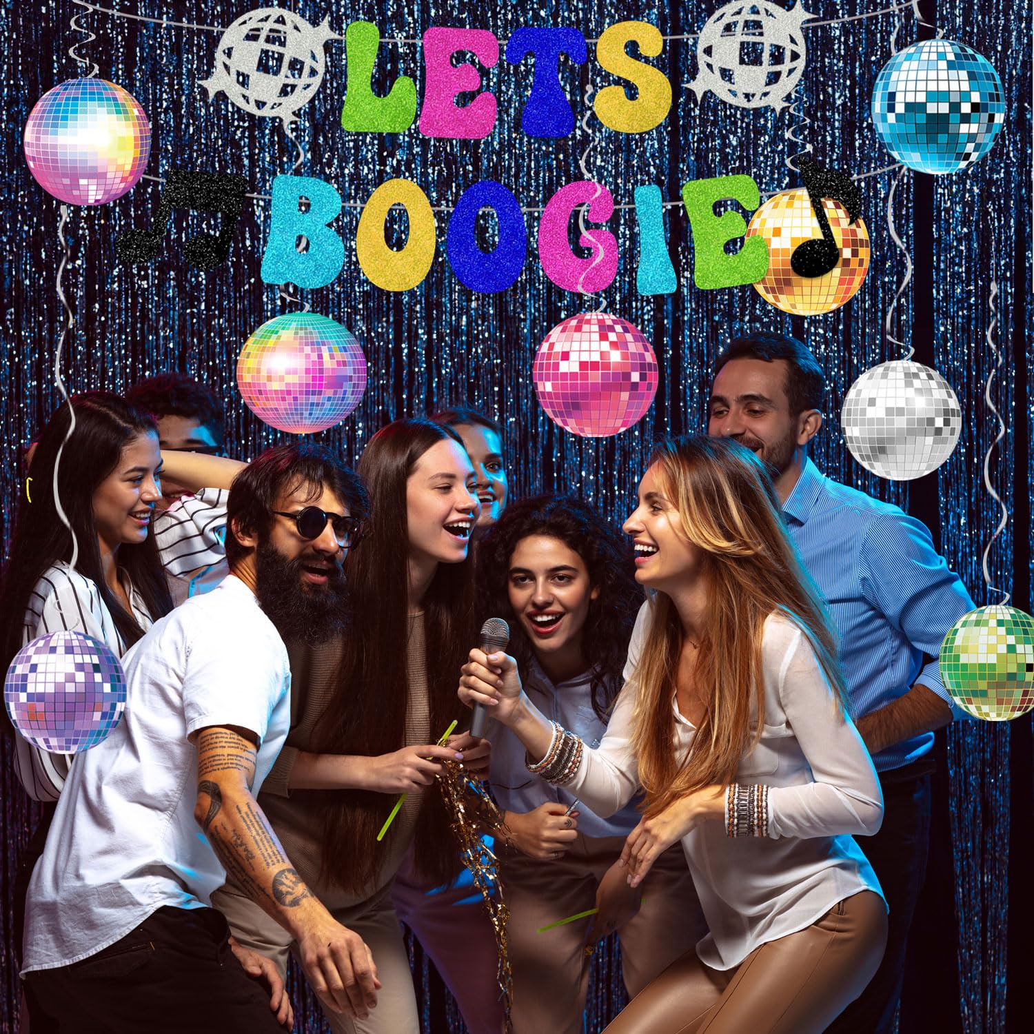 Decoración de fiesta temática de discoteca de los años 80 y 90, con texto en inglés "Let's Boogie", bola de discoteca, remolinos colgantes, telón de fondo de los años 70, decoración colgante para