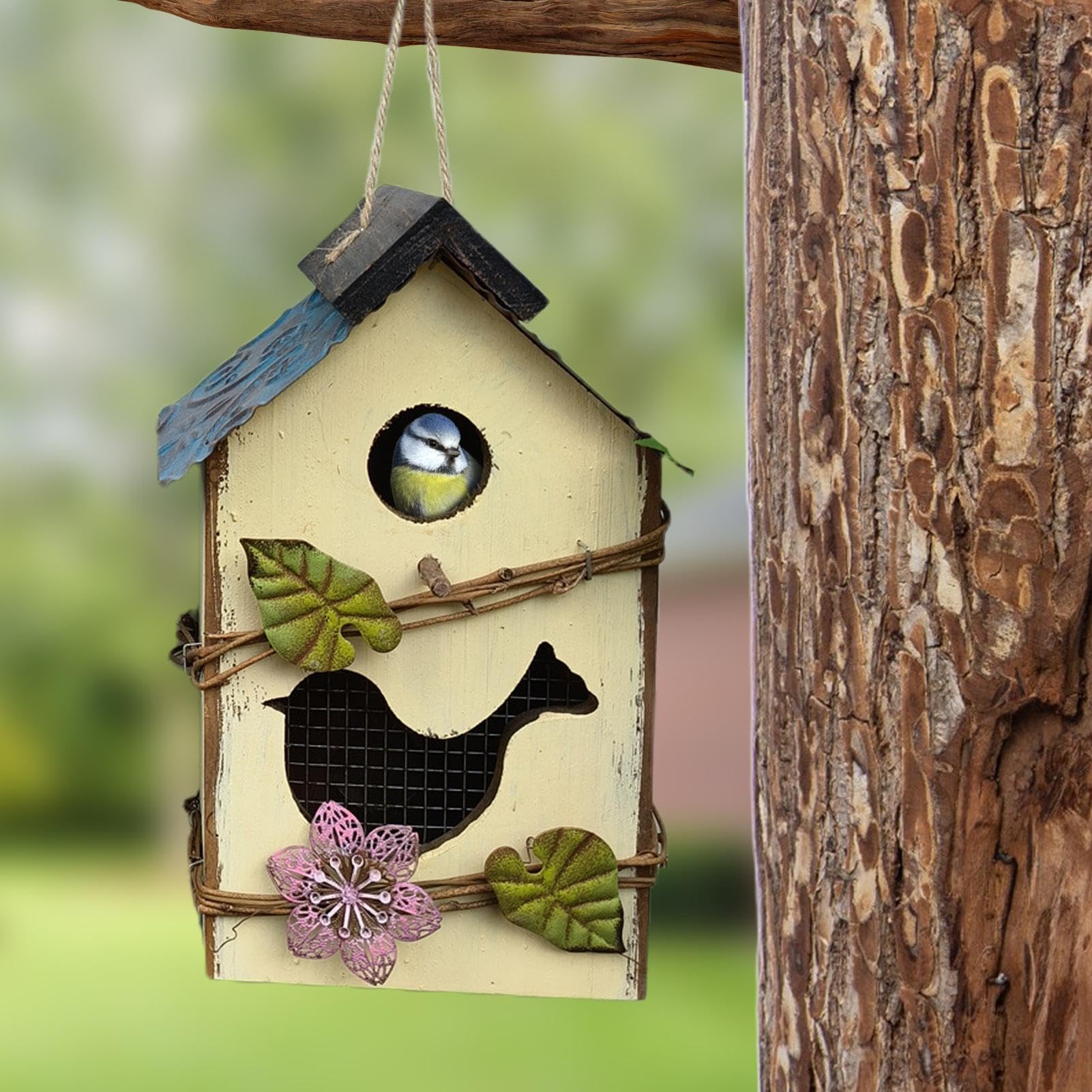 Niedliches aus Holz – dekoratives hängendes Vogelhaus den Außenbereich für Garten, Terrasse und Park (gelb)