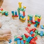 Melissa & Doug Blocs de construction en bois 100-Piece Série de tri & Jouets de piquage 4 Couleurs et 9 Formes, Jouets pour enfants classiques pour filles & Garçons Âge 2+ - FSC Certifié