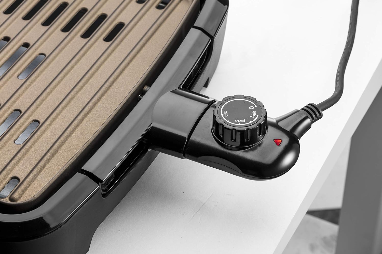 George Foreman Griglia Elettrica - Bistecchiera Elettrica, Niente Fumo per utilizzo in casa, 8 porzioni, Lavabile in Lavastoviglie, 2400 W, Temperatura regolabile, Smokeless BBQ Grill 25850-56 George Foreman Griglia Elettrica - Bistecchiera Elettrica, Niente Fumo per utilizzo in casa, 8 porzioni, Lavabile in Lavastoviglie, 2400 W, Temperatura regolabile, Smokeless BBQ Grill 25850-56