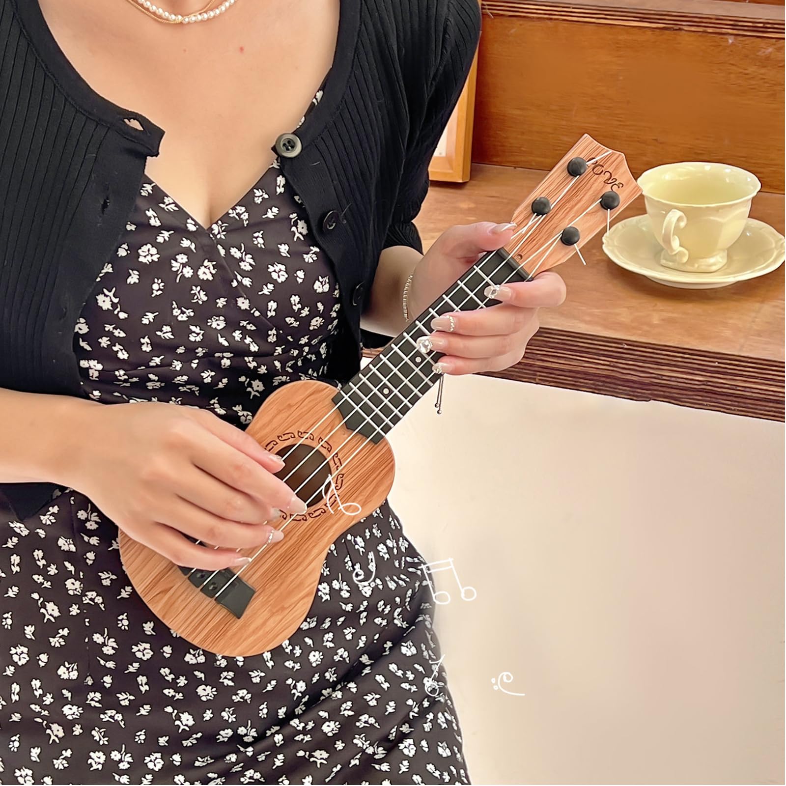 Mini chitarra, chitarra per asilo, giocattolo in plastica, ukulele per chitarra, giocattolo, ukulele per bambini, con 4 lati regolabili, per bambini (38 cm/marrone chiaro)
