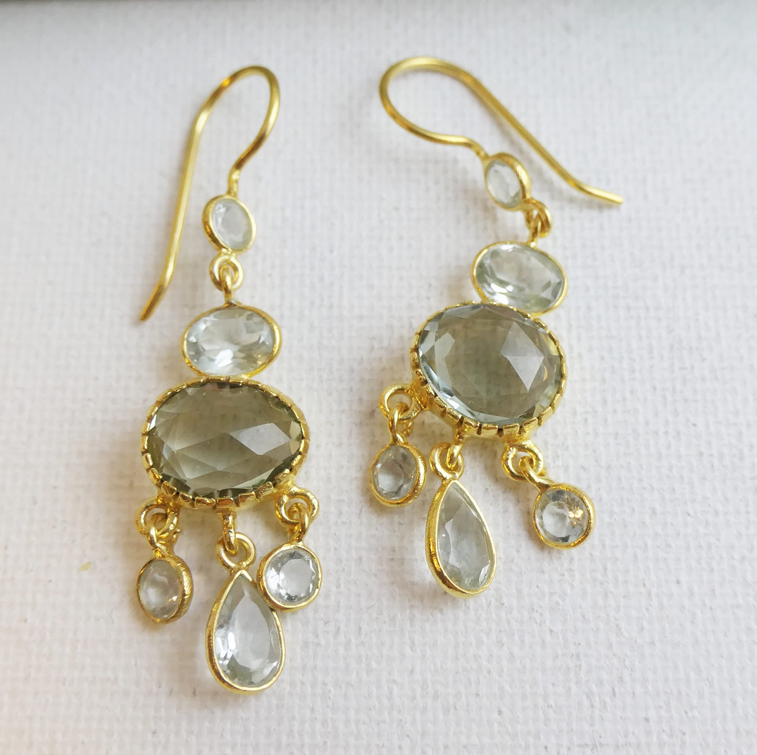Orecchini Pendenti con Ametista Verde Sfaccettata in Argento 925 | Placcato Oro - Gioielli Eleganti Fatti a Mano da 5 cm - Design Raffinato per Cerimonia, Sera, Regalo Donna